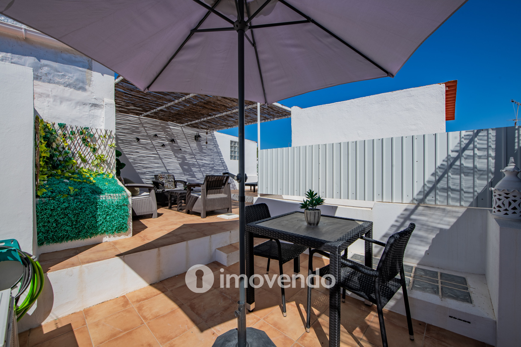 Moradia T1 remodelada, com licença AL ativa, em Olhão