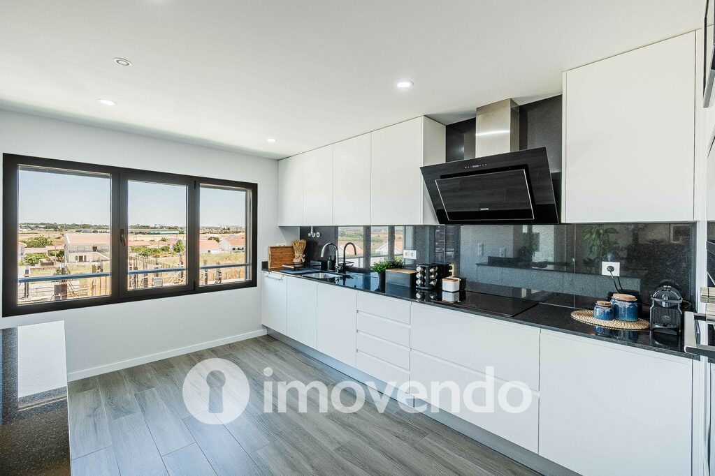 Apartamento T3 em Montijo, Montijo com 142 m<sup>2</sup> por 460.000