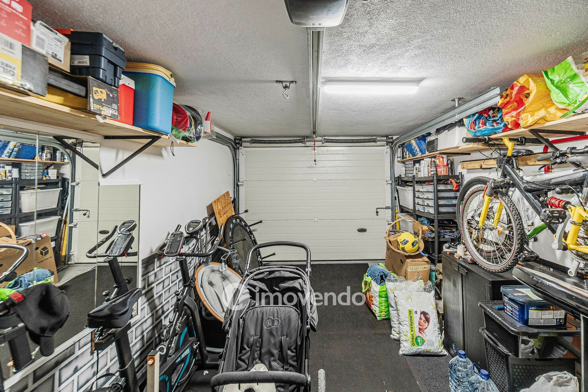 Apartamento T3 totalmente remodelado, com garagem, em Mem Martins