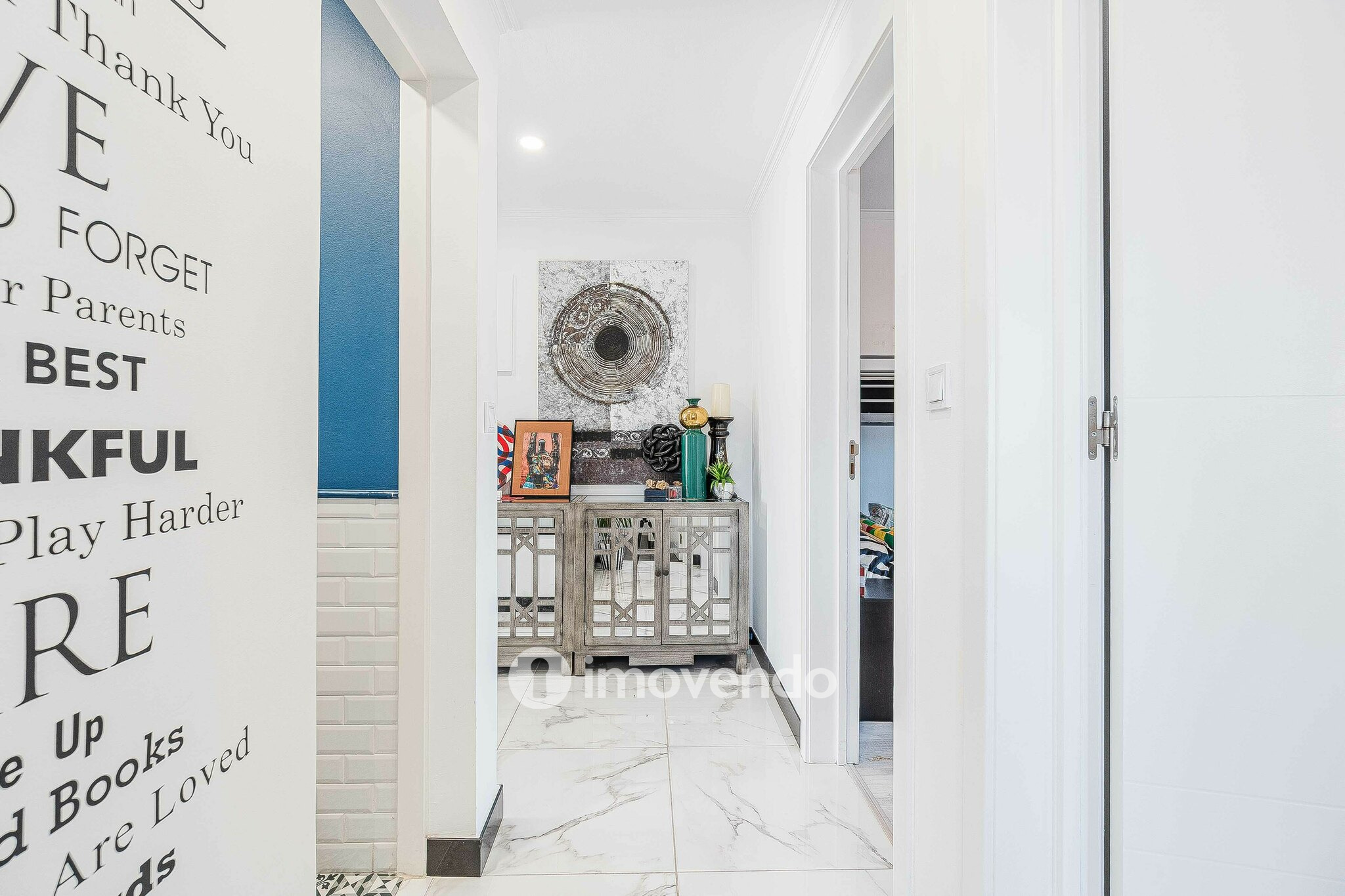 Apartamento T3 totalmente remodelado, com garagem, em Mem Martins