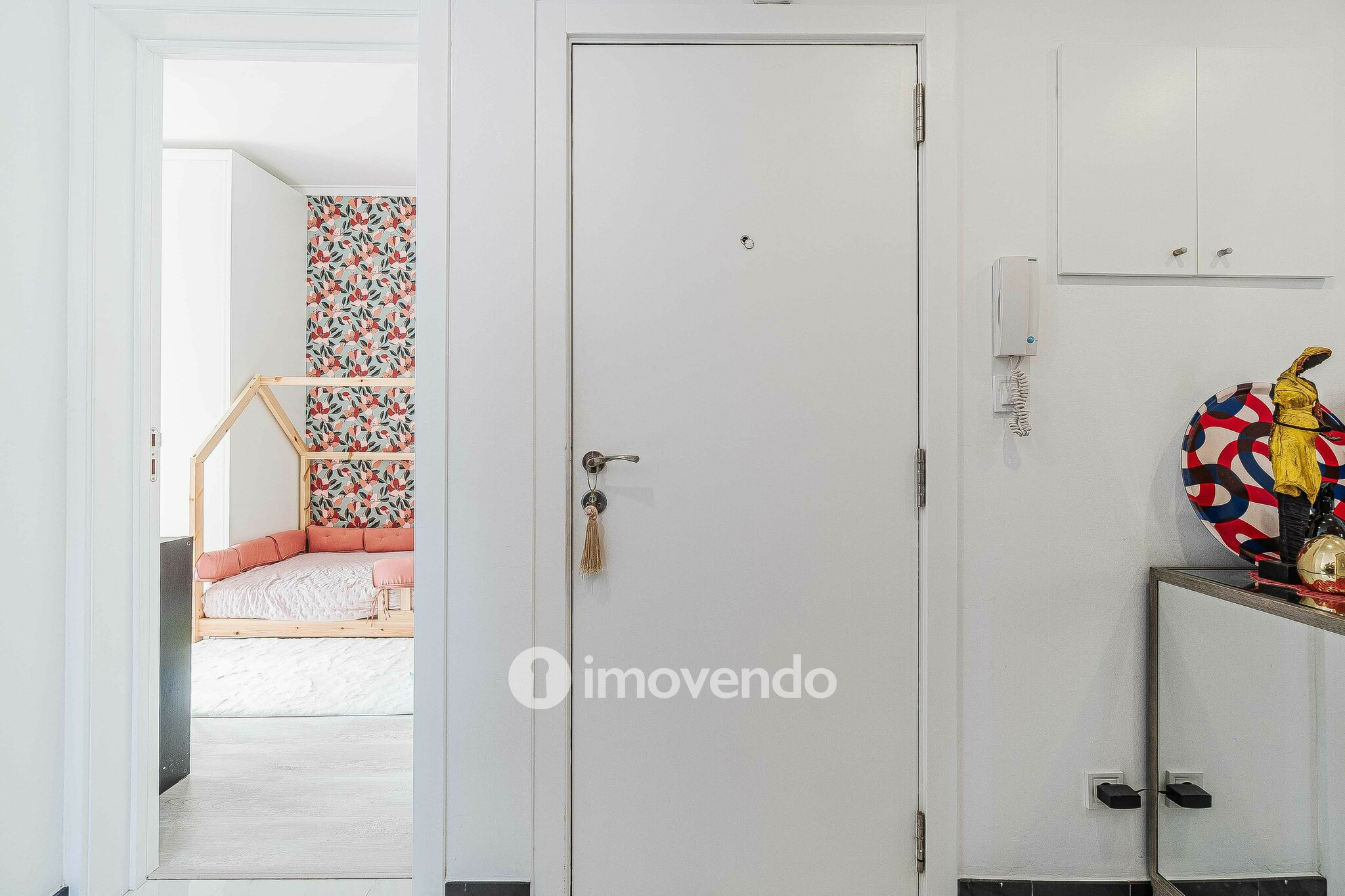 Apartamento T3 totalmente remodelado, com garagem, em Mem Martins
