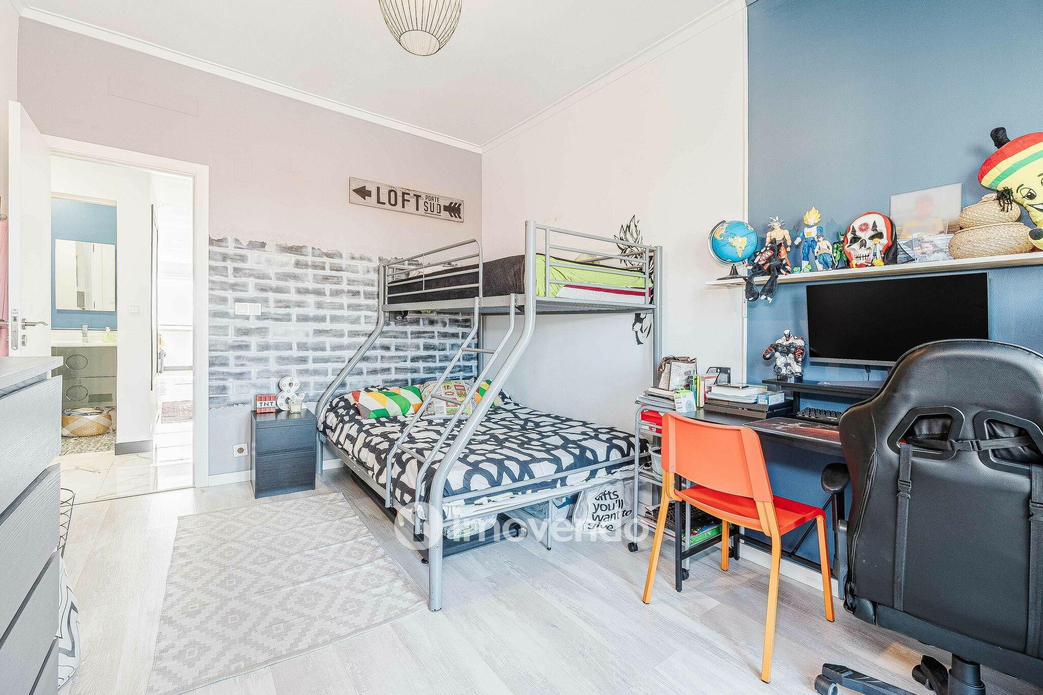 Apartamento T3 totalmente remodelado, com garagem, em Mem Martins