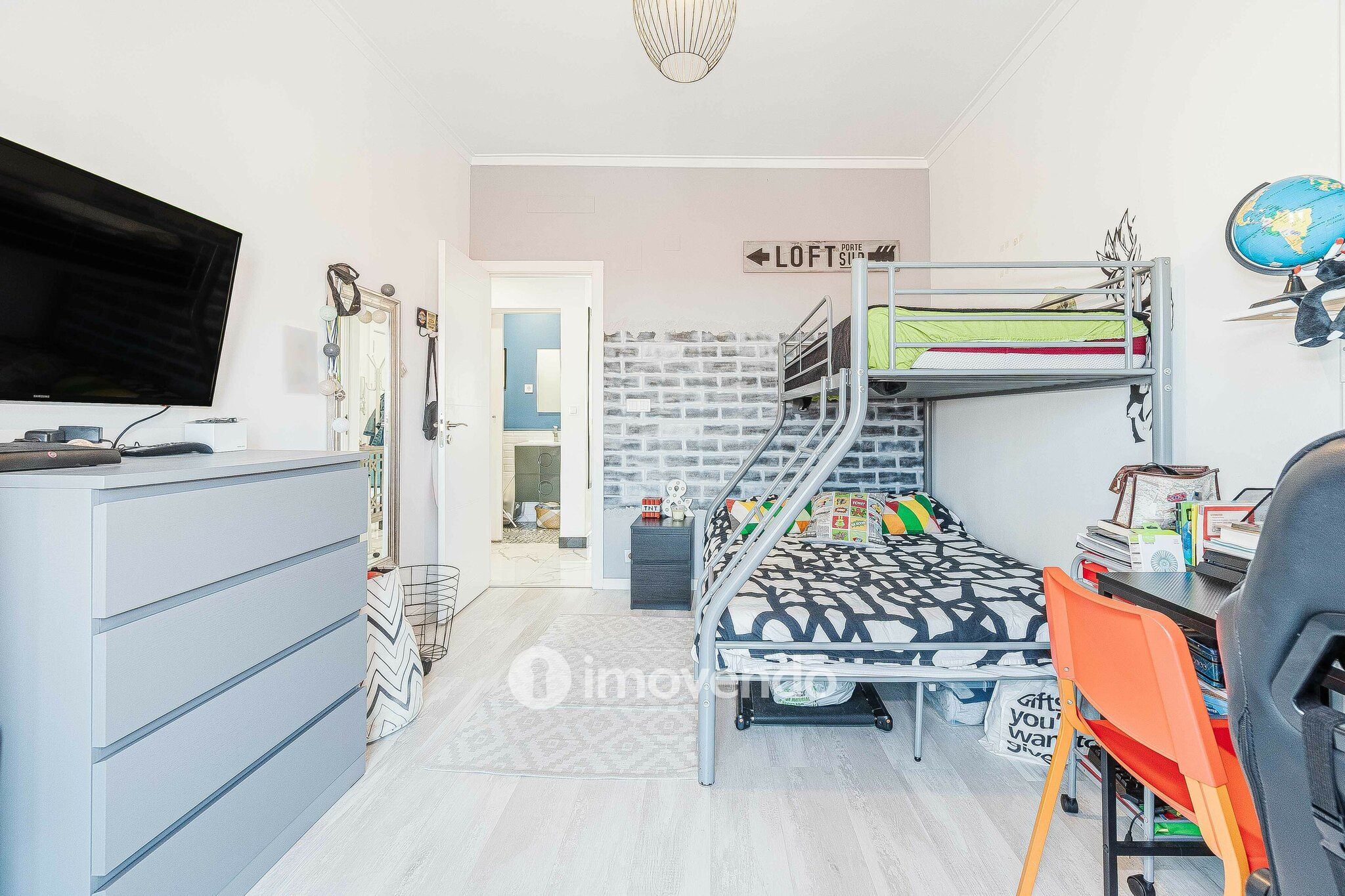 Apartamento T3 totalmente remodelado, com garagem, em Mem Martins