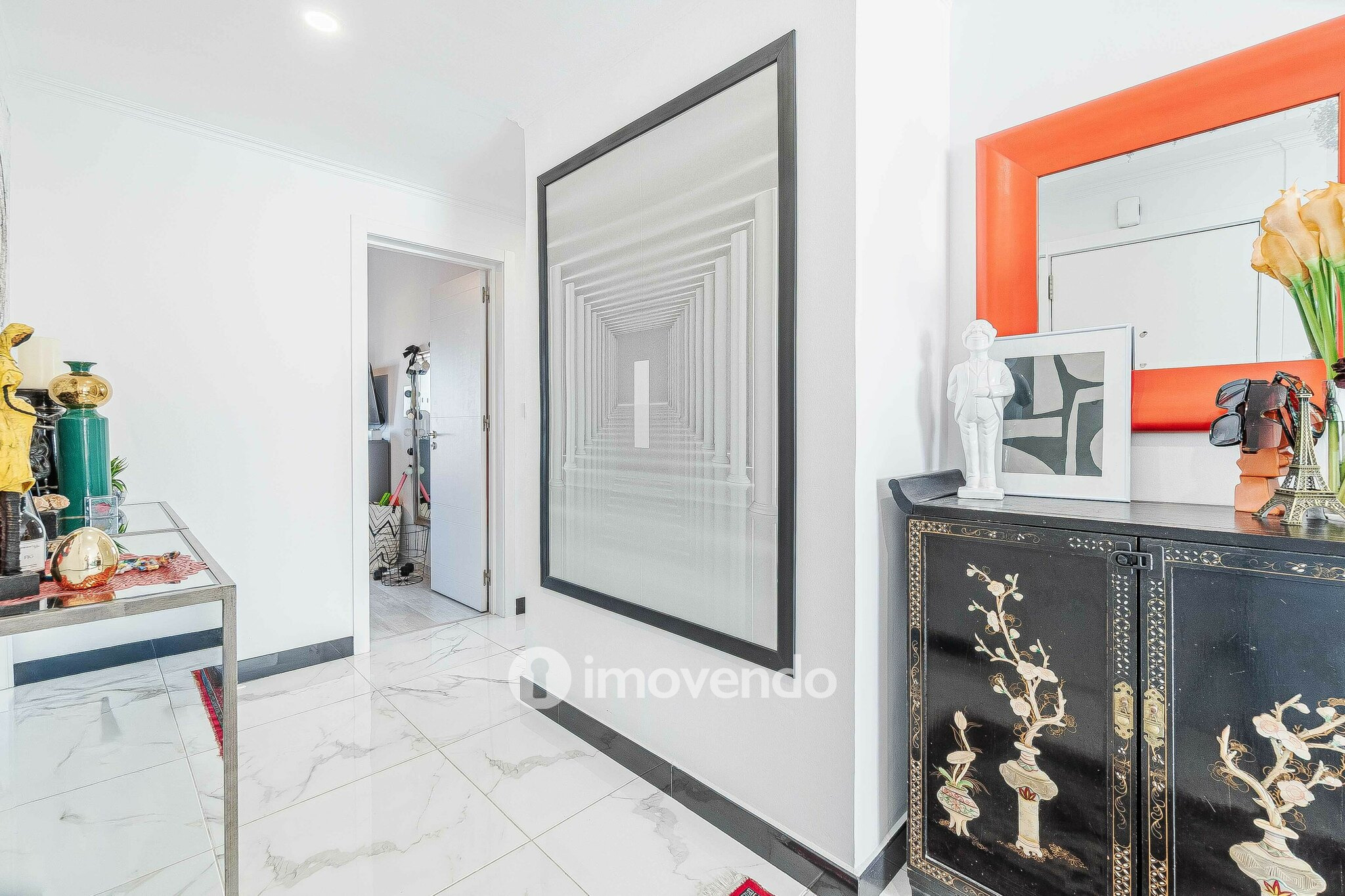 Apartamento T3 totalmente remodelado, com garagem, em Mem Martins