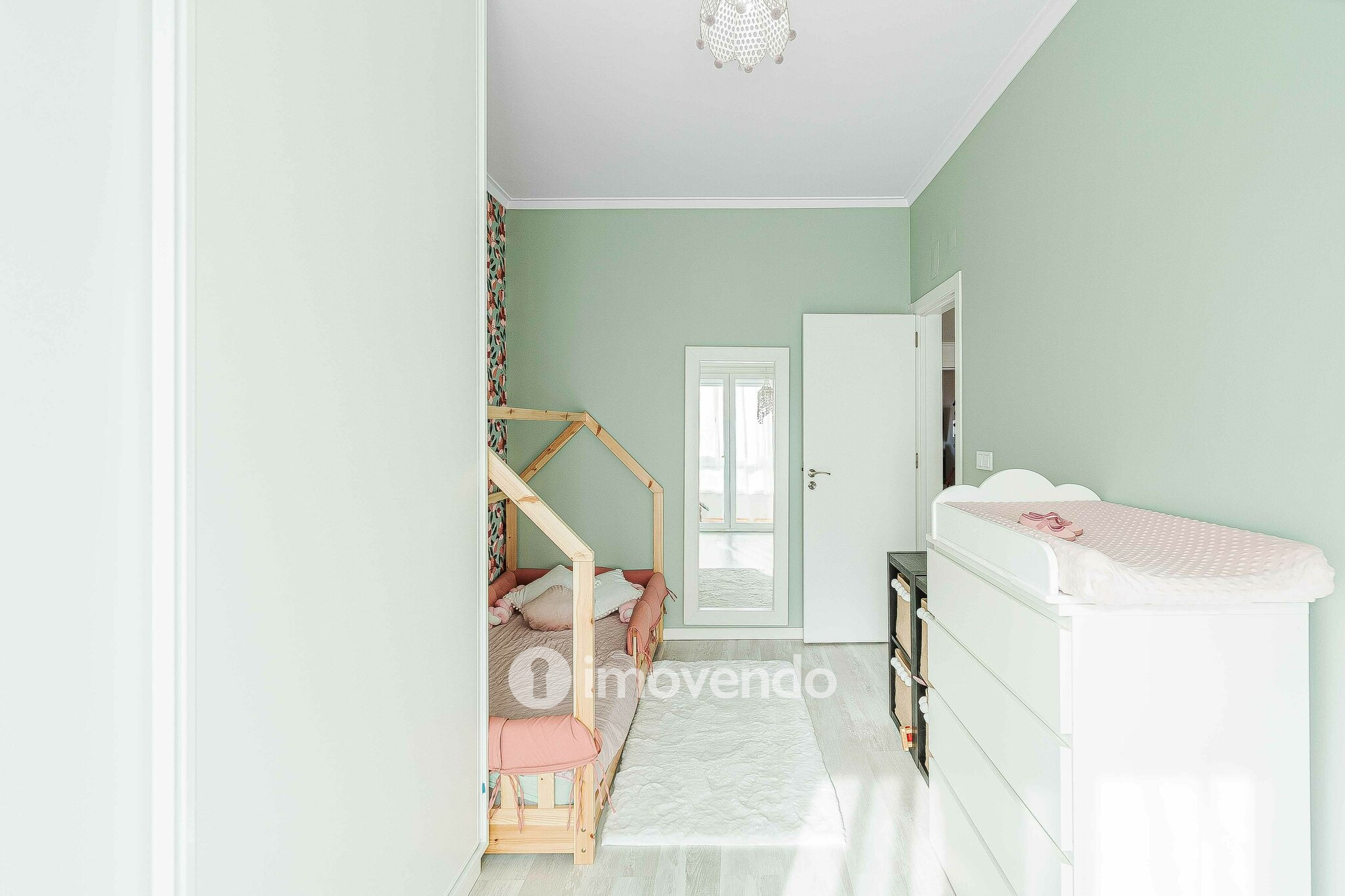 Apartamento T3 totalmente remodelado, com garagem, em Mem Martins