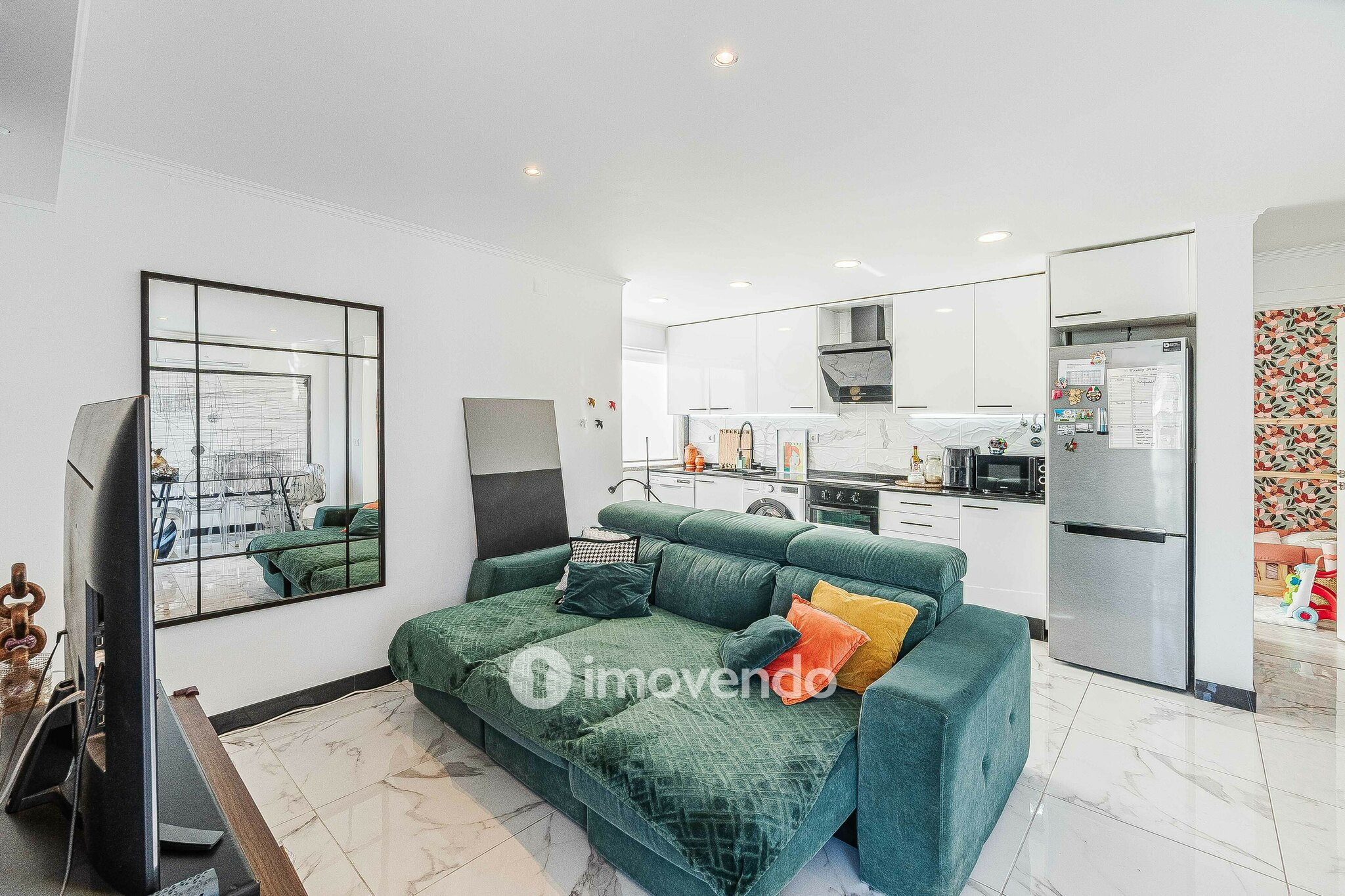 Apartamento T3 totalmente remodelado, com garagem, em Mem Martins