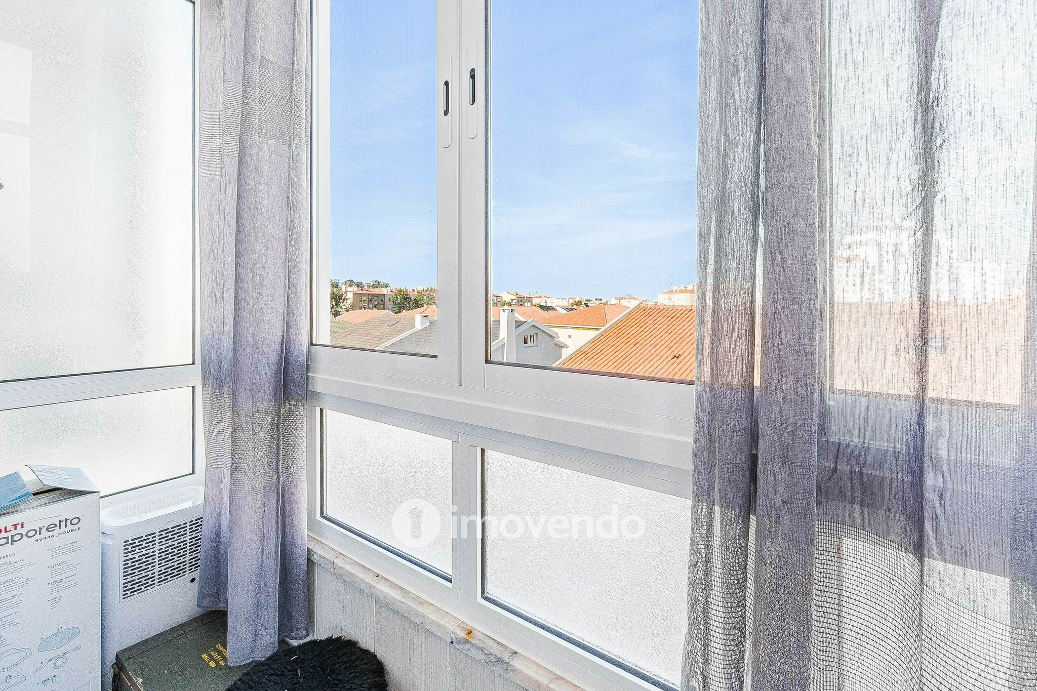 Apartamento T3 totalmente remodelado, com garagem, em Mem Martins