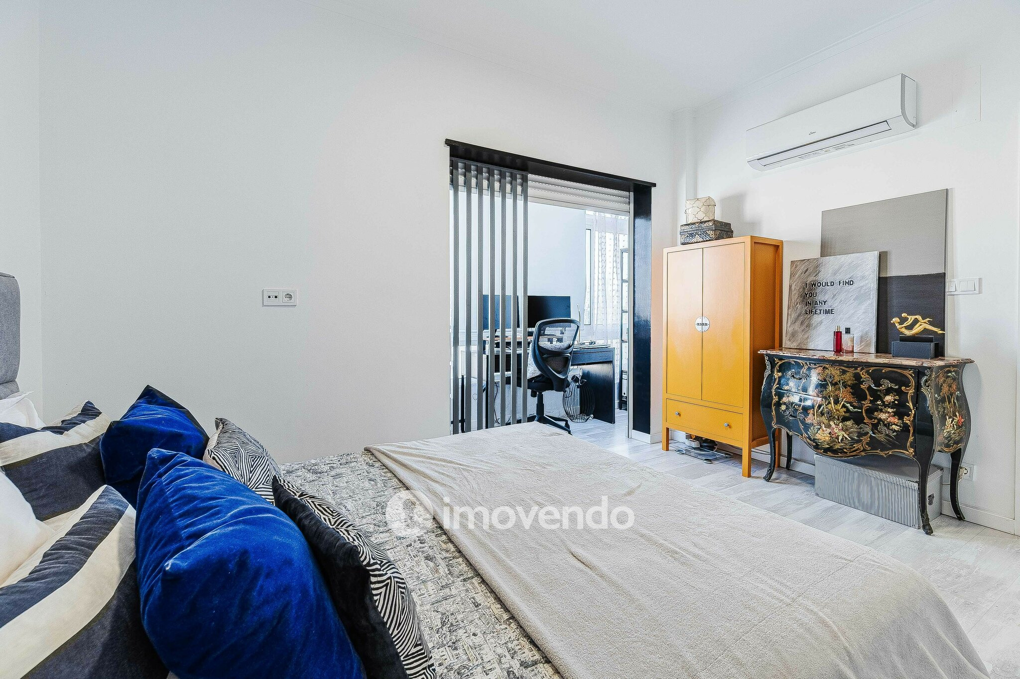 Apartamento T3 totalmente remodelado, com garagem, em Mem Martins
