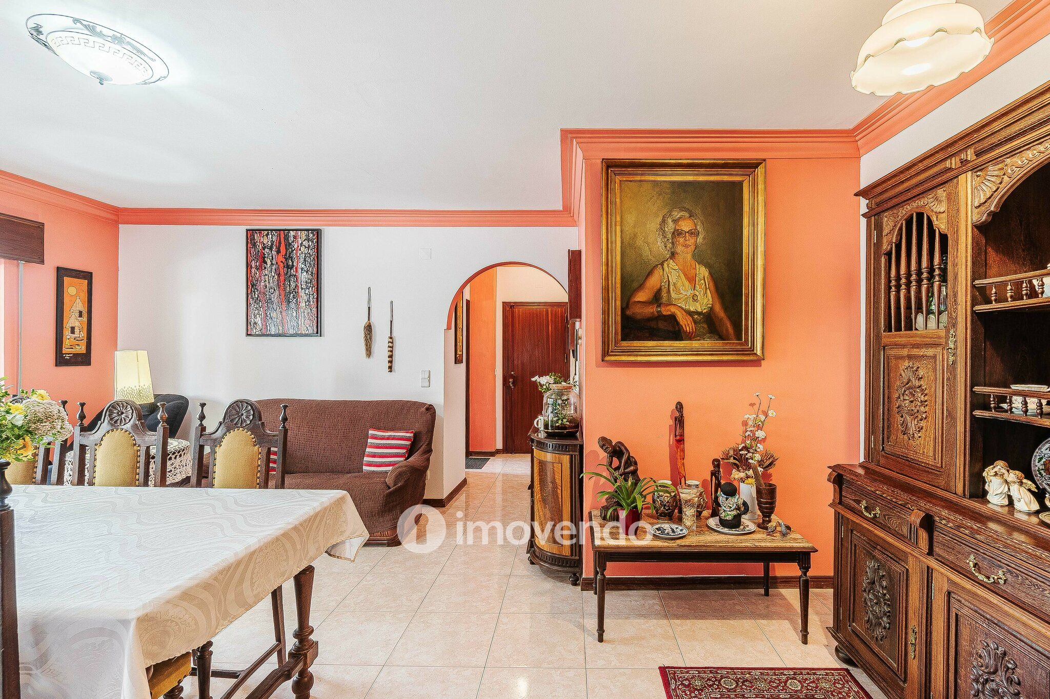 Apartamento T3, com áreas amplas e varanda, em Matarraque