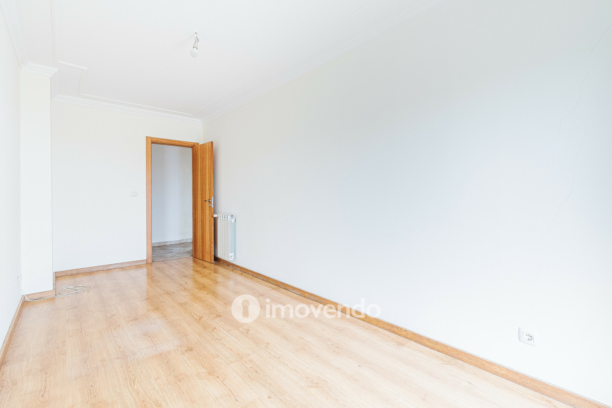 Apartamento T2, com estacionamento e terraço de 99m², em Algueirão