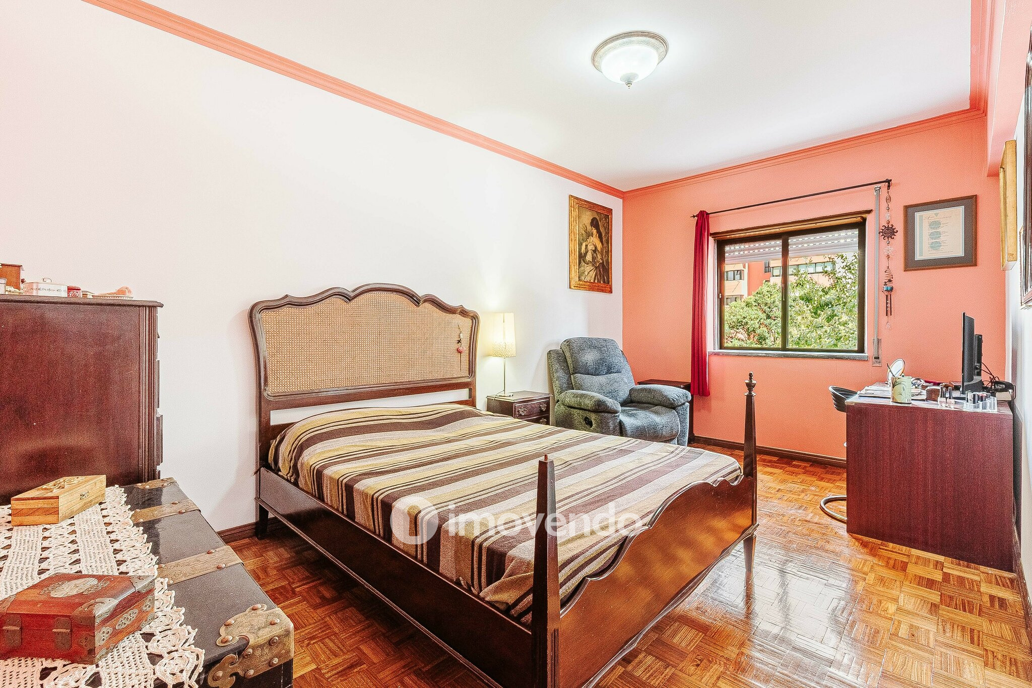 Apartamento T3, com áreas amplas e varanda, em Matarraque