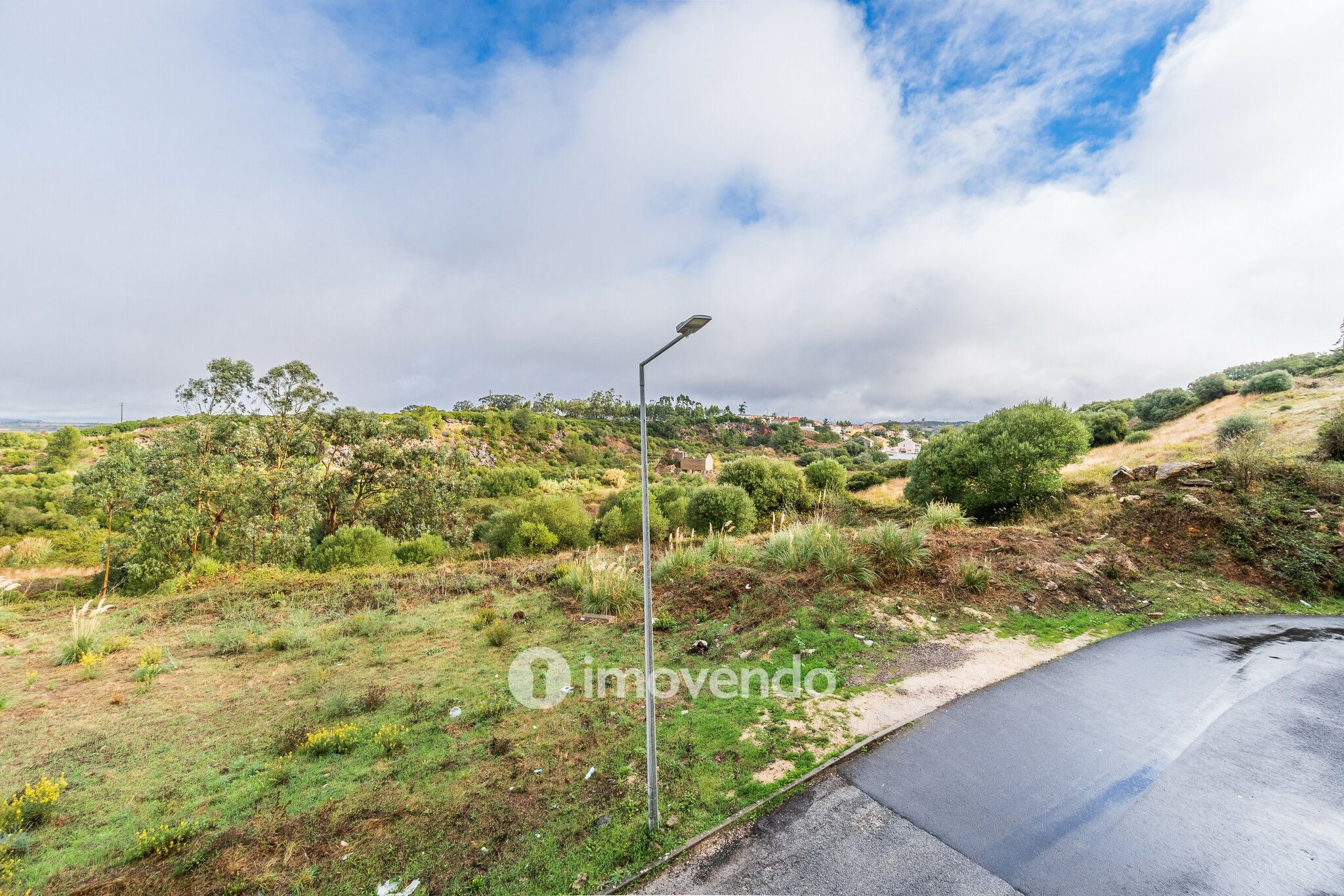 Apartamento T2, com estacionamento e terraço de 99m², em Algueirão