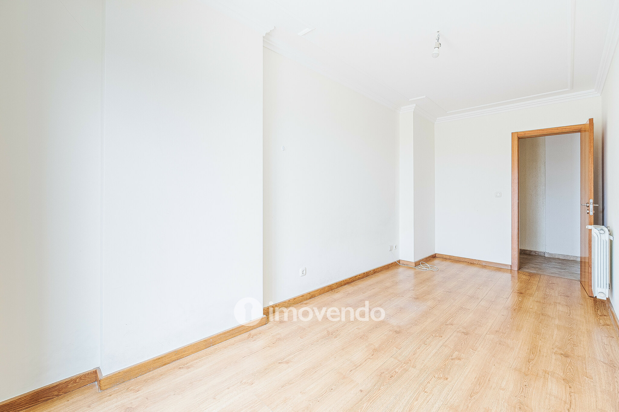 Apartamento T2, com estacionamento e terraço de 99m², em Algueirão