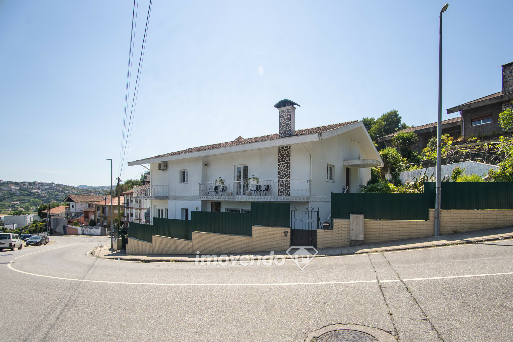Moradia isolada T4, com piscina, quintal e vistas Rio, em Gondomar