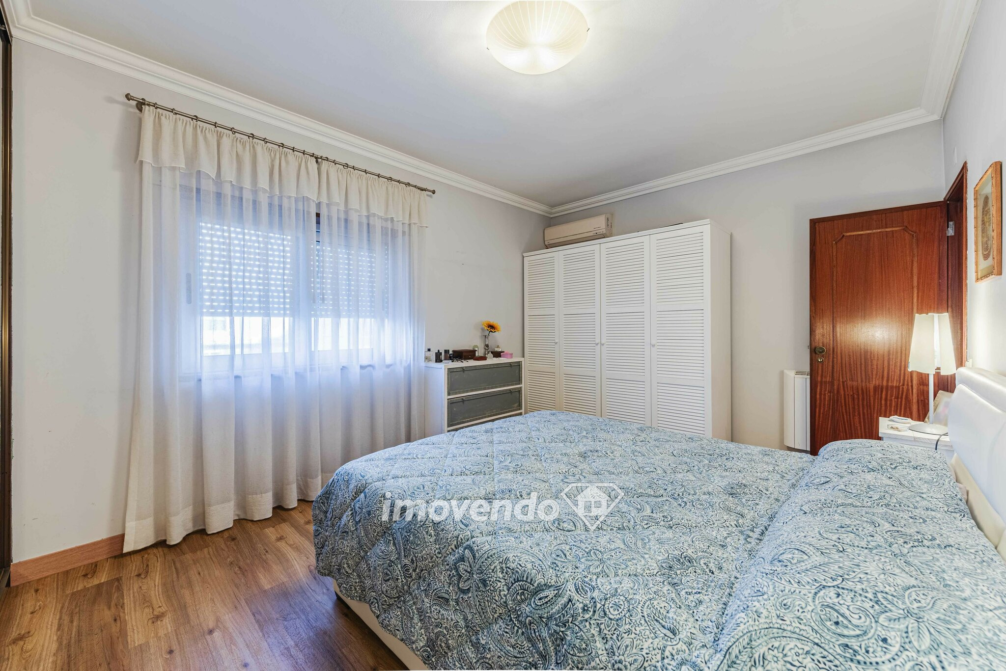 Apartamento T3 remodelado, com lugar de estacionamento, na Bobadela