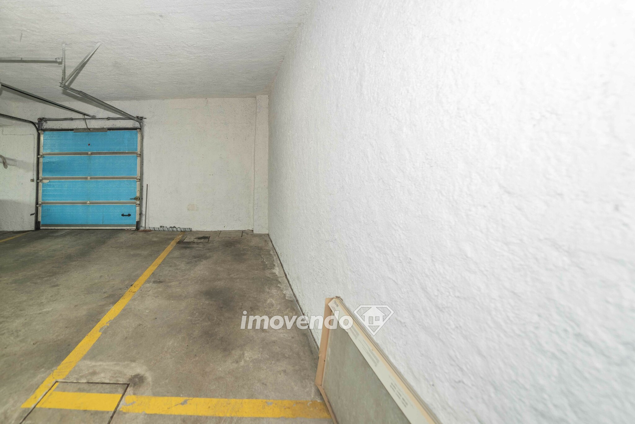 Apartamento T3 remodelado, com lugar de estacionamento, na Bobadela
