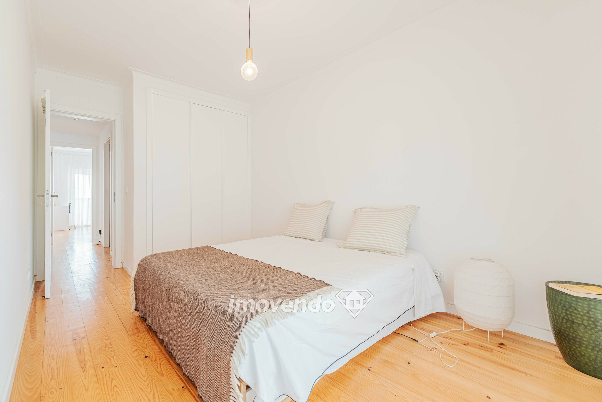 Apartamento T2 remodelado, com varanda, em Cascais