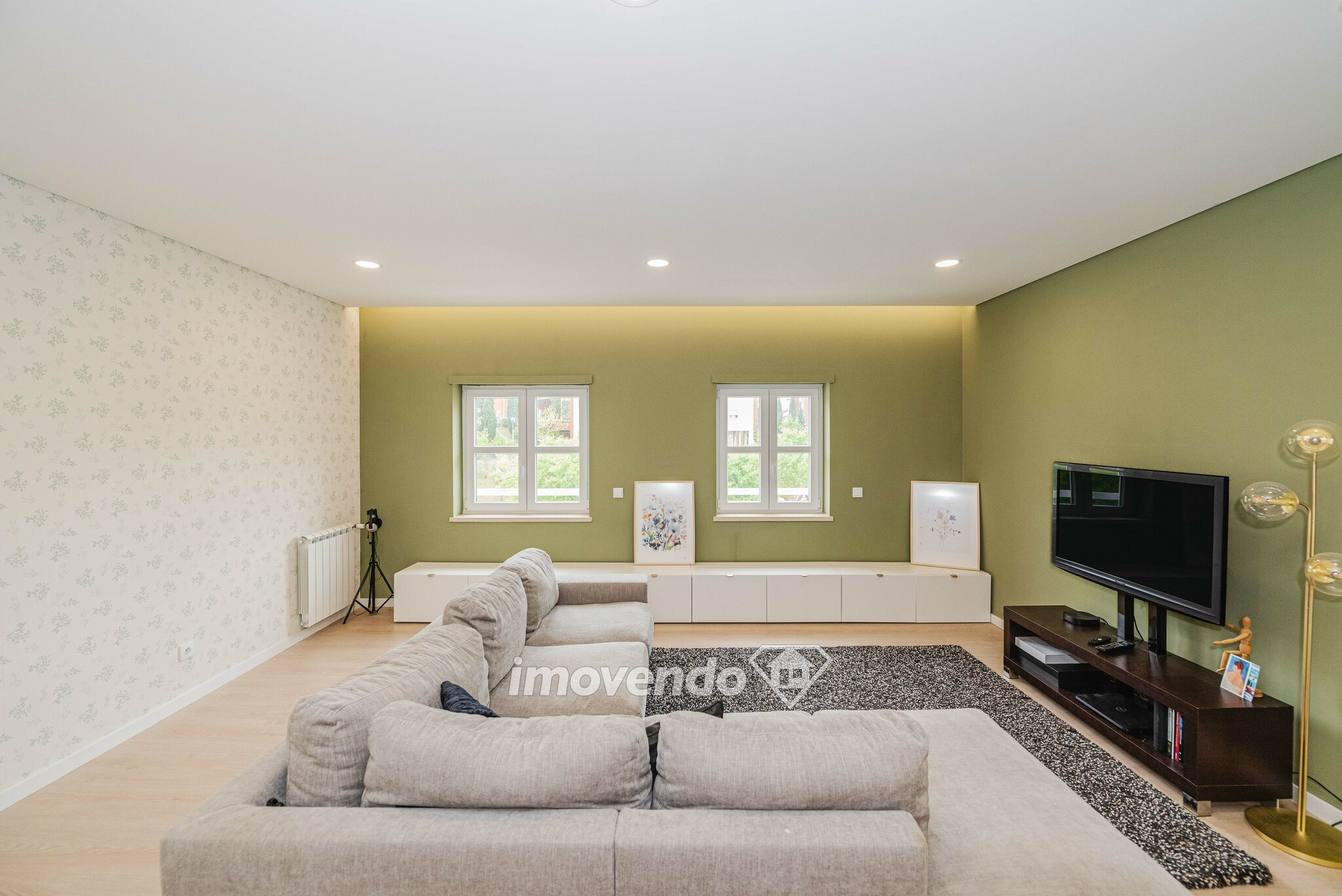 Apartamento T3 de design moderno, com estacionamento, na Amadora