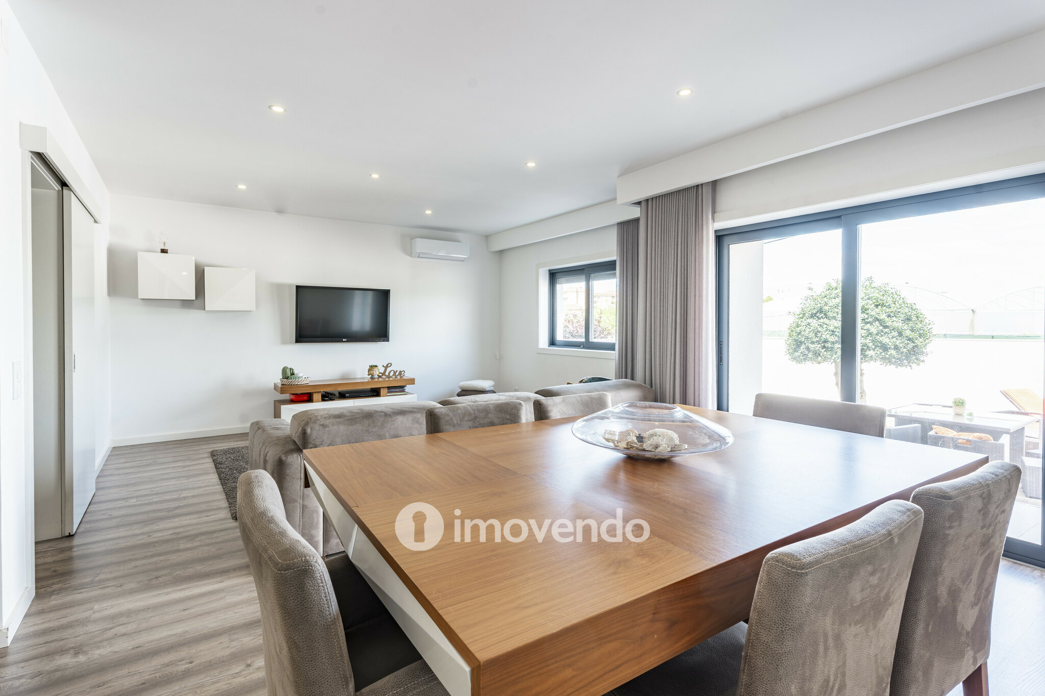 Moradia exclusiva T3+1 com garagem, perto da praia, em Arcozelo