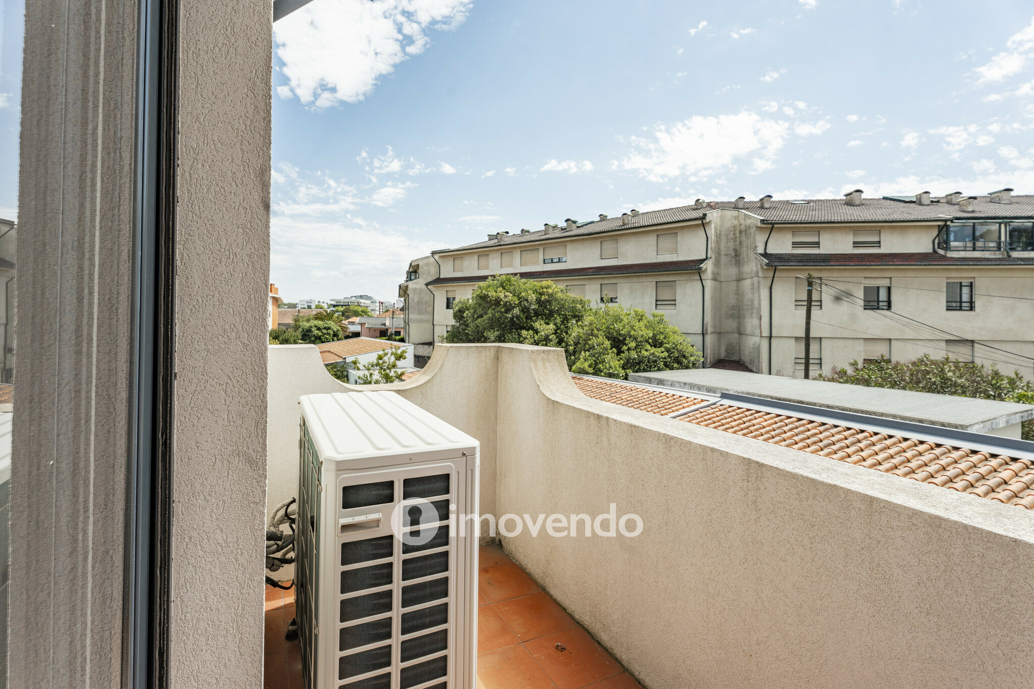 Moradia exclusiva T3+1 com garagem, perto da praia, em Arcozelo