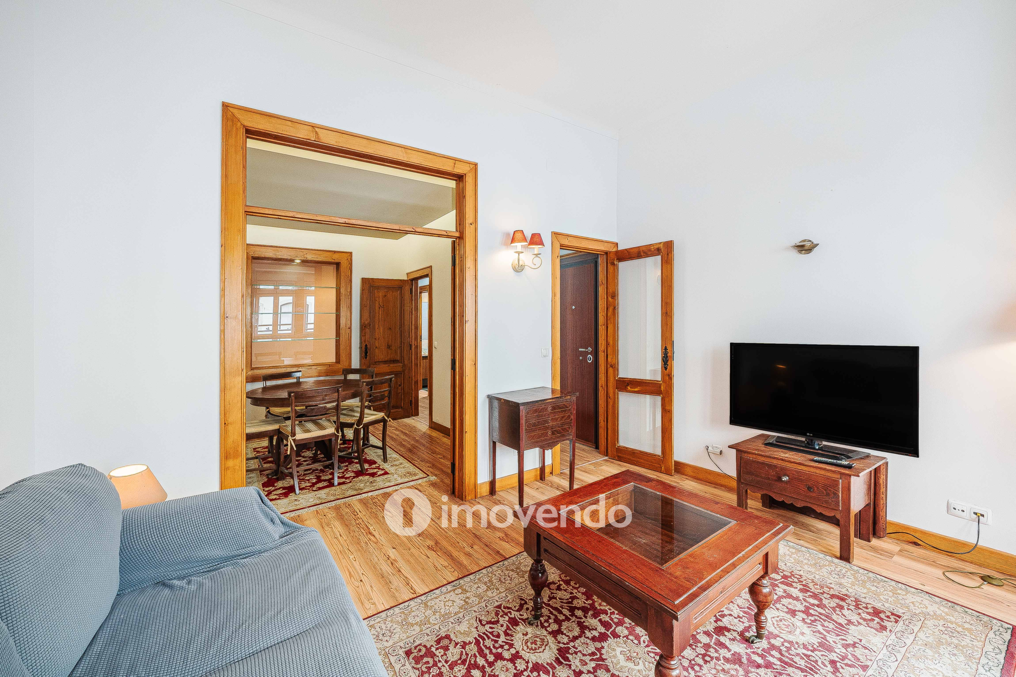 Apartamento T2+1 renovado, com logradouro, na Estefânia, em Lisboa