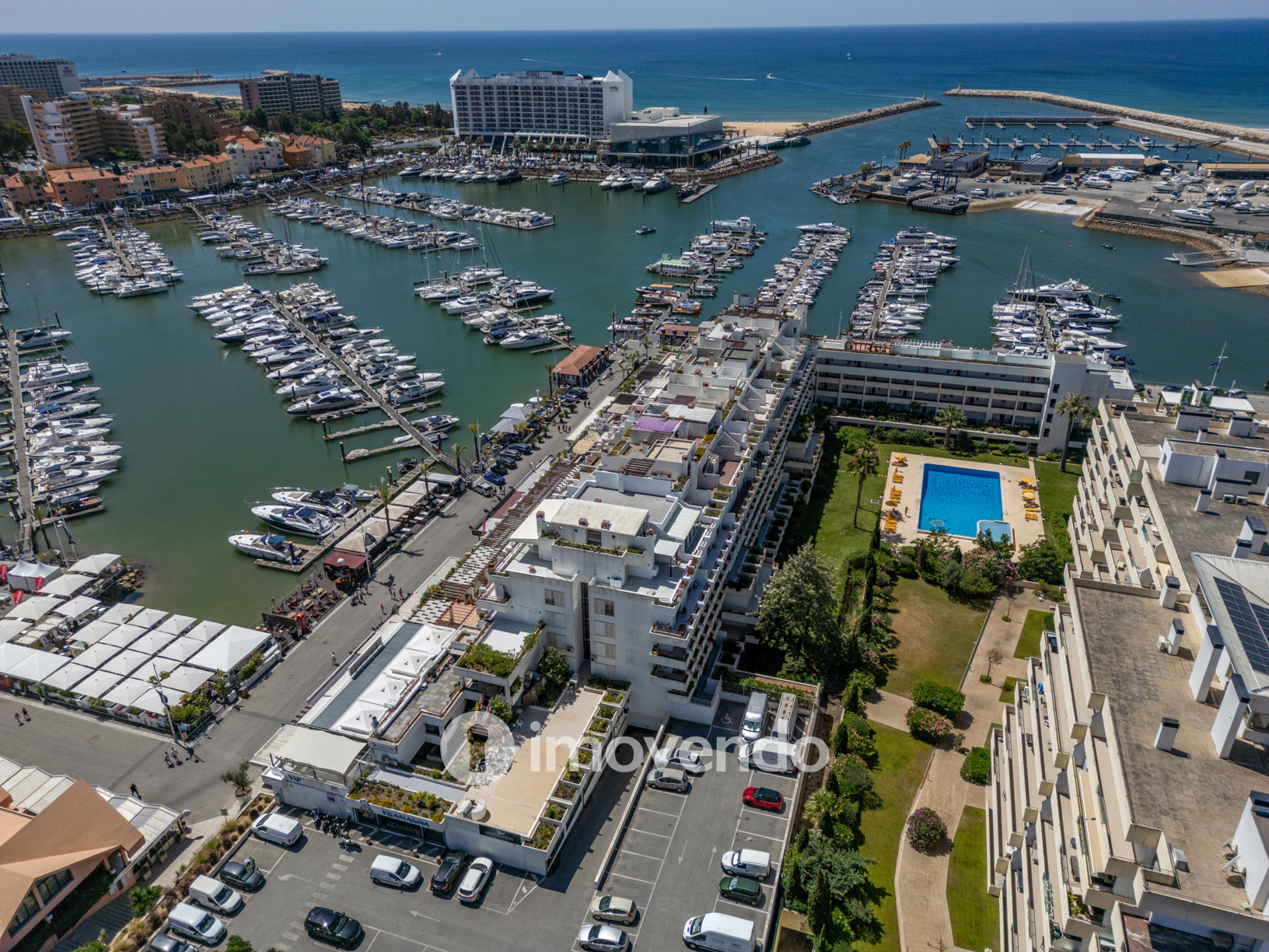 Apartamento T1 com estacionamento, junto da Marina de Vilamoura