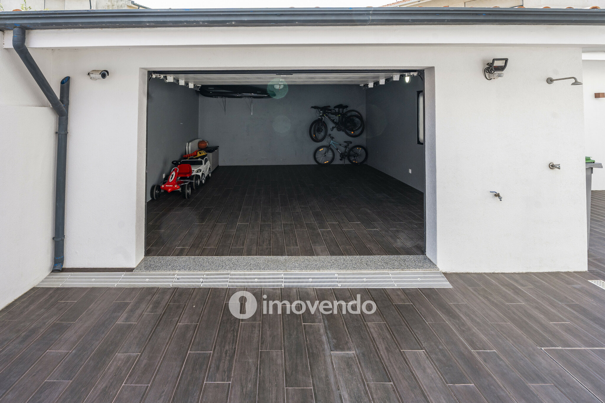 Moradia exclusiva T3+1 com garagem, perto da praia, em Arcozelo