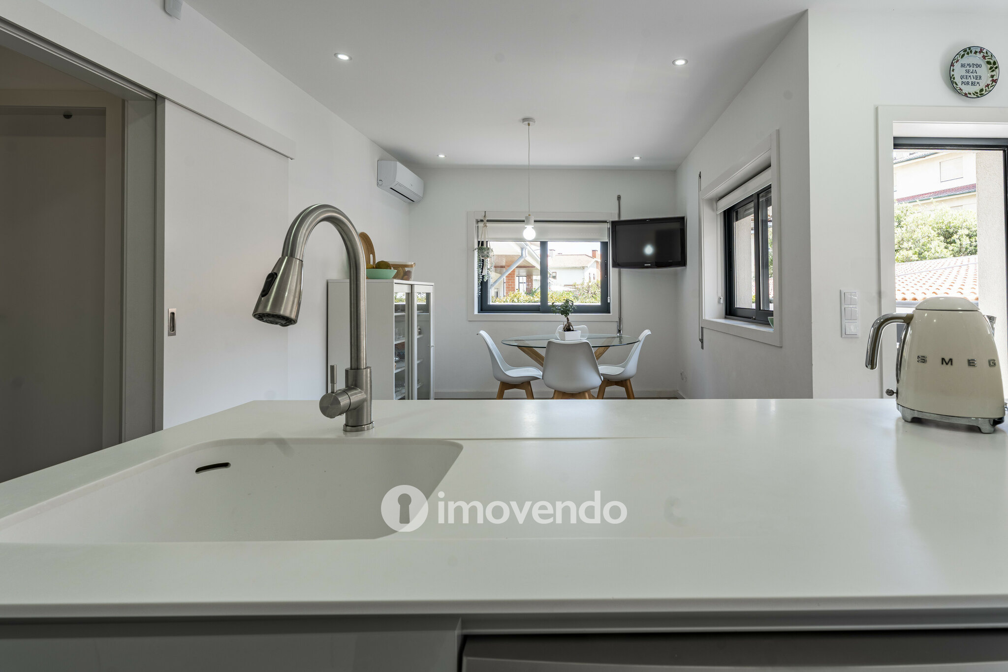 Moradia exclusiva T3+1 com garagem, perto da praia, em Arcozelo