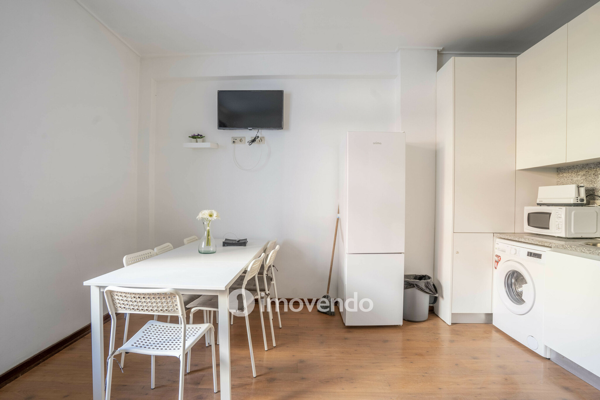 Apartamento T4, com varanda e terraço, em Paranhos, no Porto