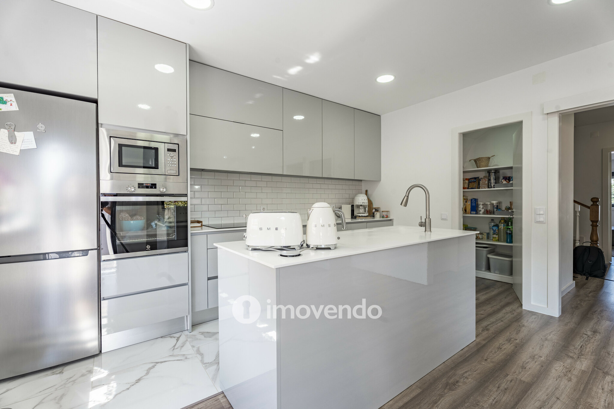 Moradia exclusiva T3+1 com garagem, perto da praia, em Arcozelo