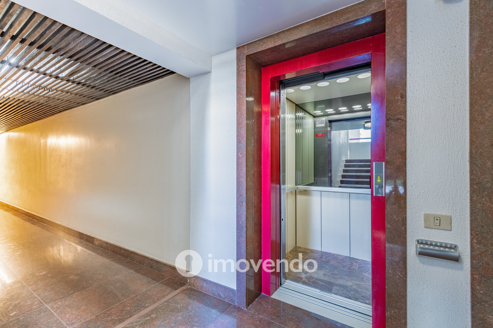 Apartamento T1 com estacionamento, junto da Marina de Vilamoura