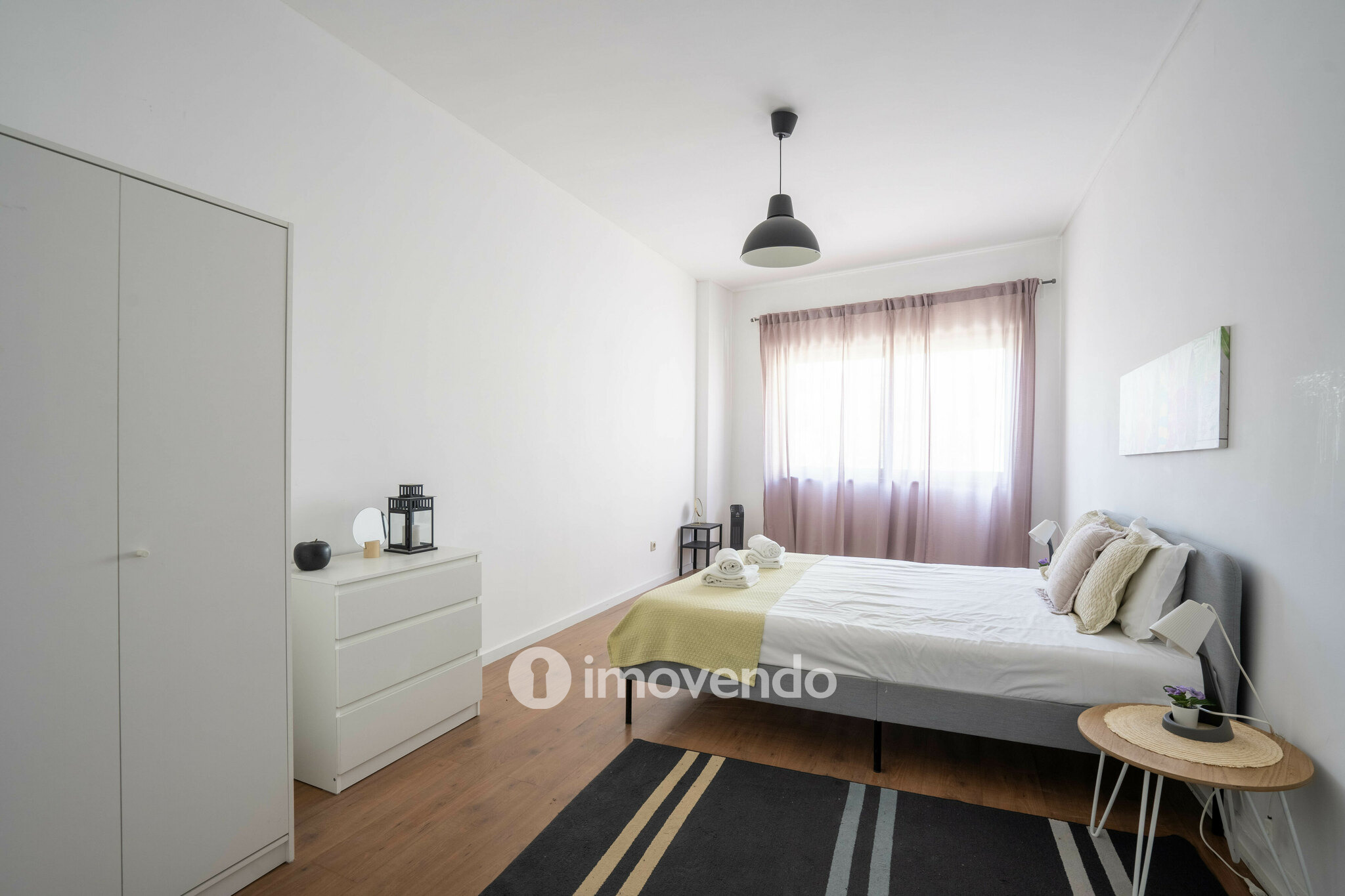 Apartamento T4, com varanda e terraço, em Paranhos, no Porto