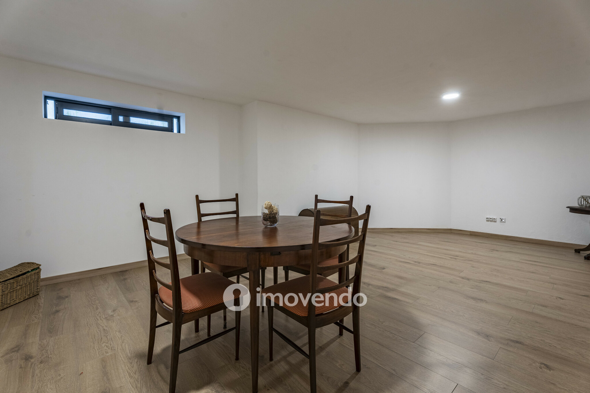 Moradia exclusiva T3+1 com garagem, perto da praia, em Arcozelo