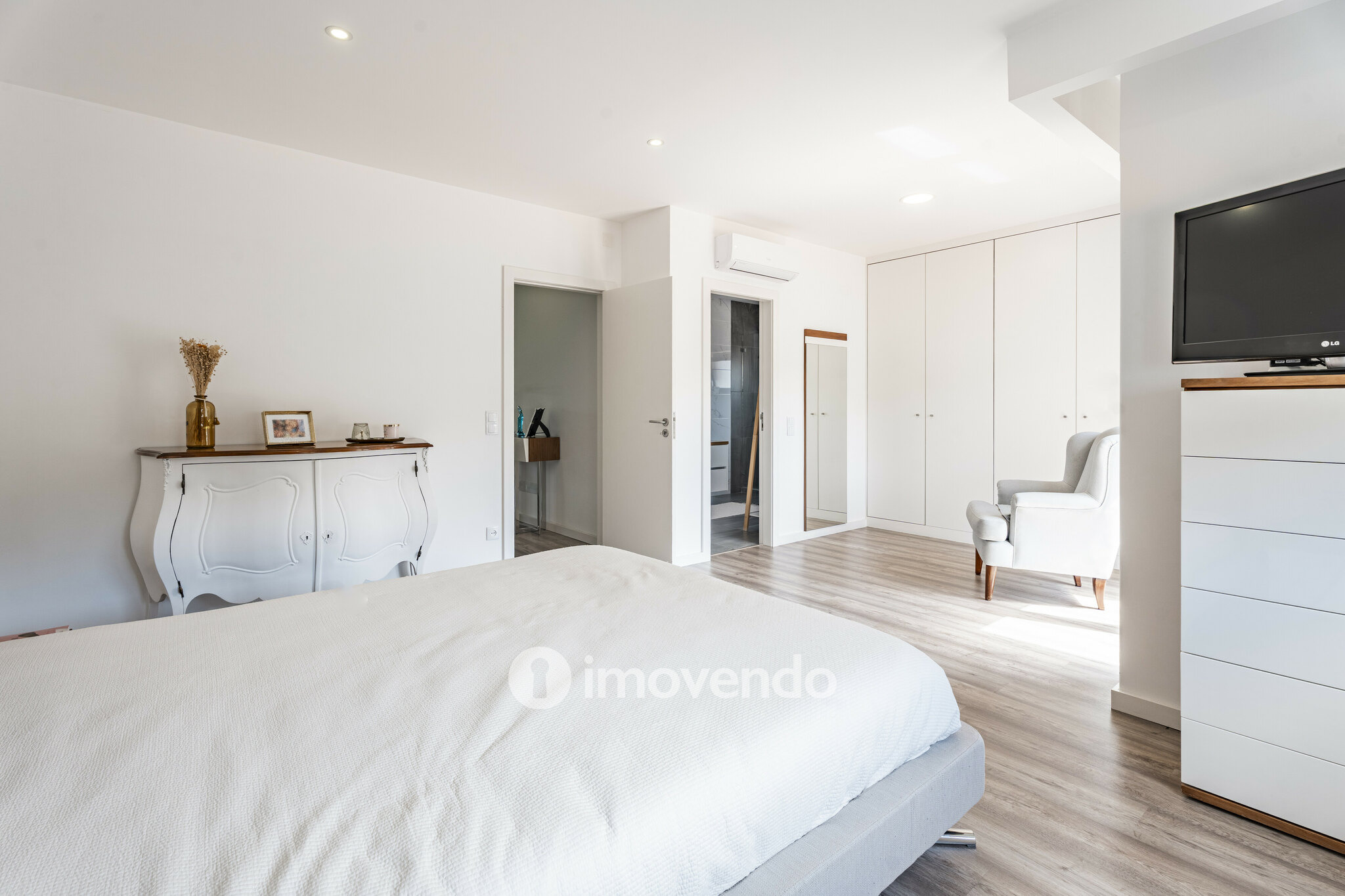 Moradia exclusiva T3+1 com garagem, perto da praia, em Arcozelo