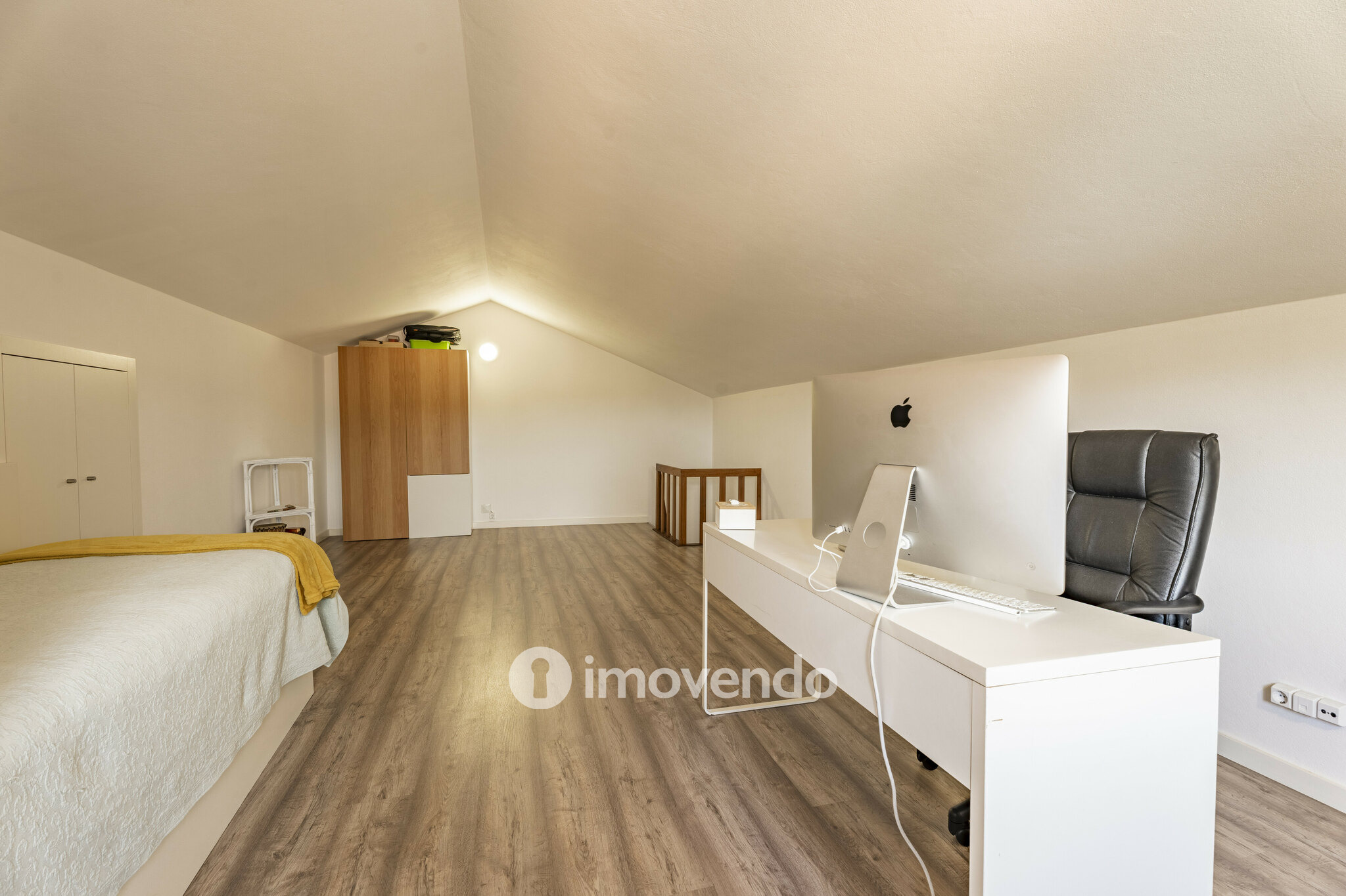 Moradia exclusiva T3+1 com garagem, perto da praia, em Arcozelo