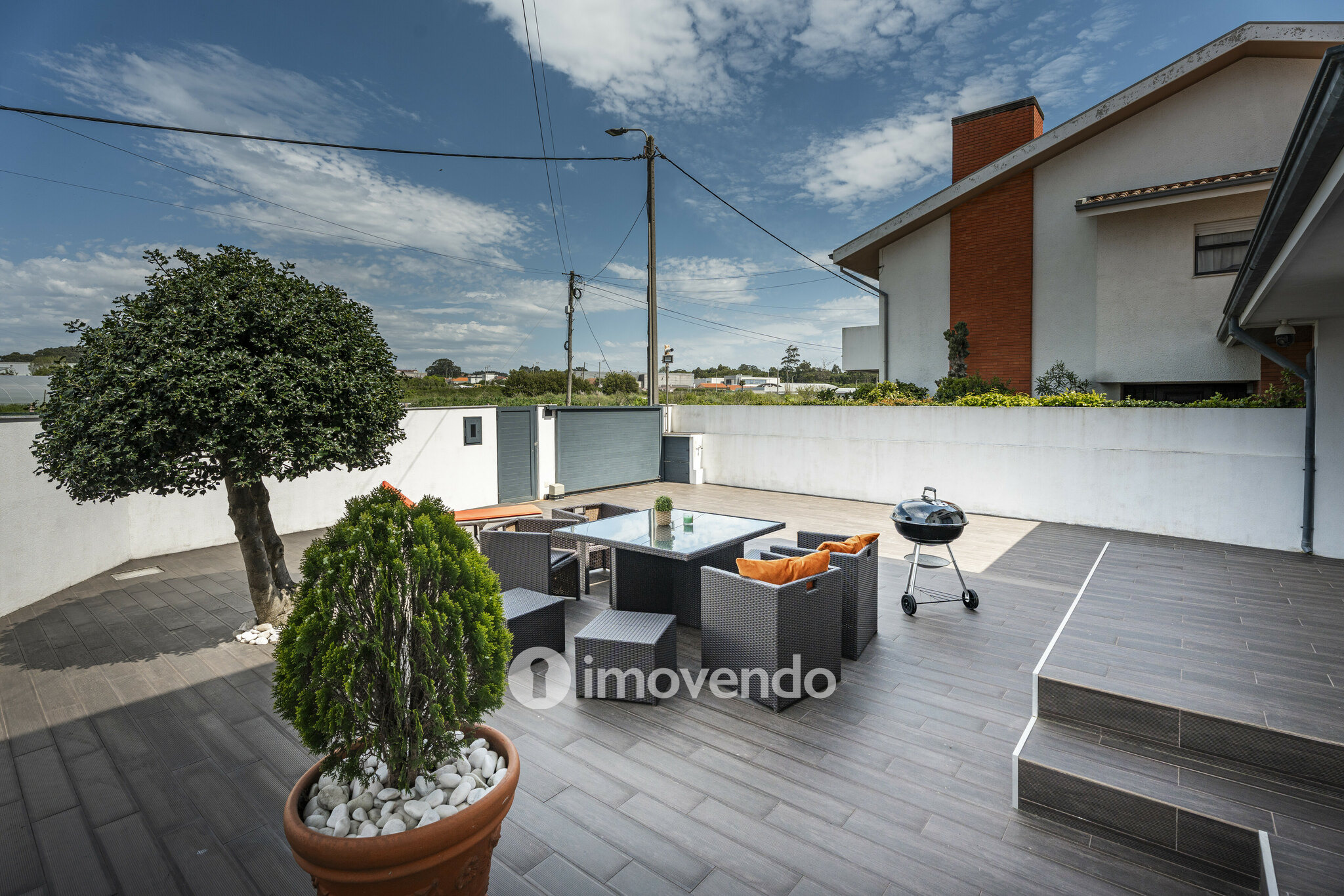 Moradia exclusiva T3+1 com garagem, perto da praia, em Arcozelo