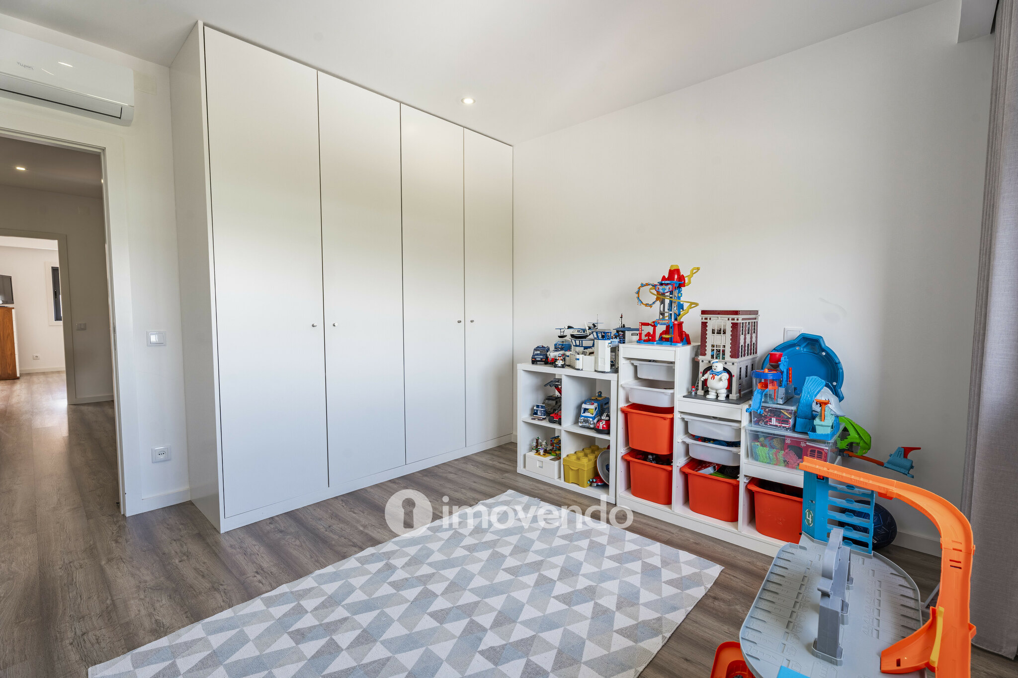 Moradia exclusiva T3+1 com garagem, perto da praia, em Arcozelo