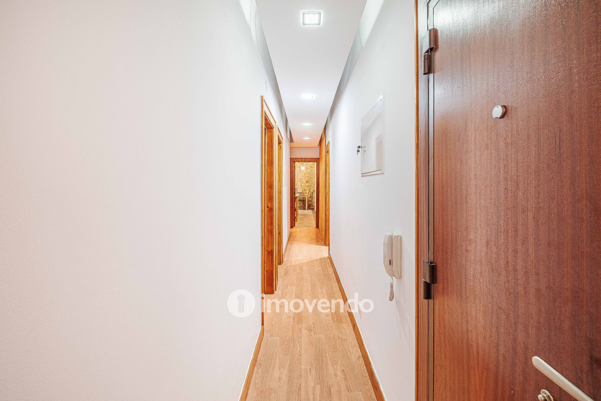 Apartamento T2+1 renovado, com logradouro, na Estefânia, em Lisboa