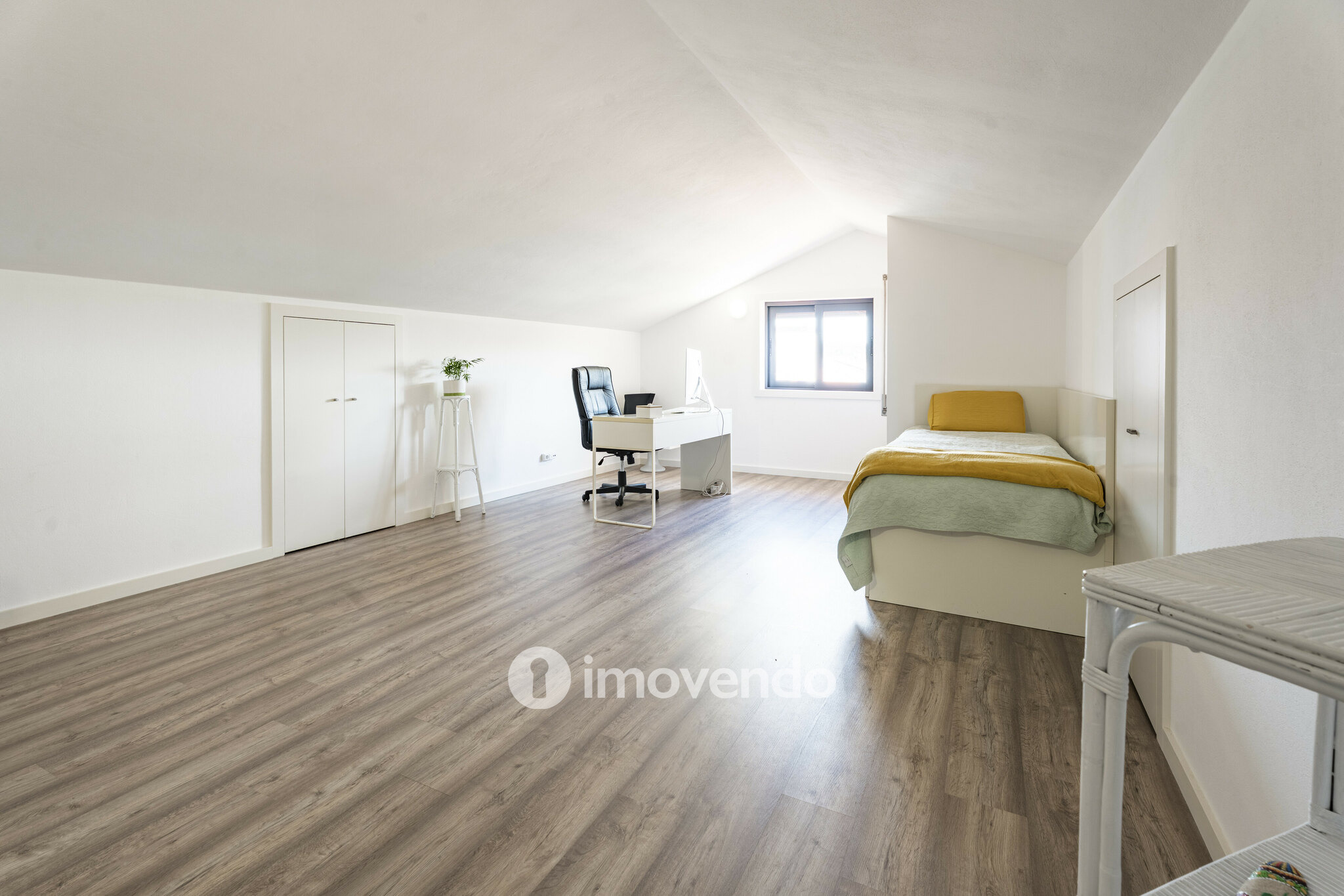Moradia exclusiva T3+1 com garagem, perto da praia, em Arcozelo