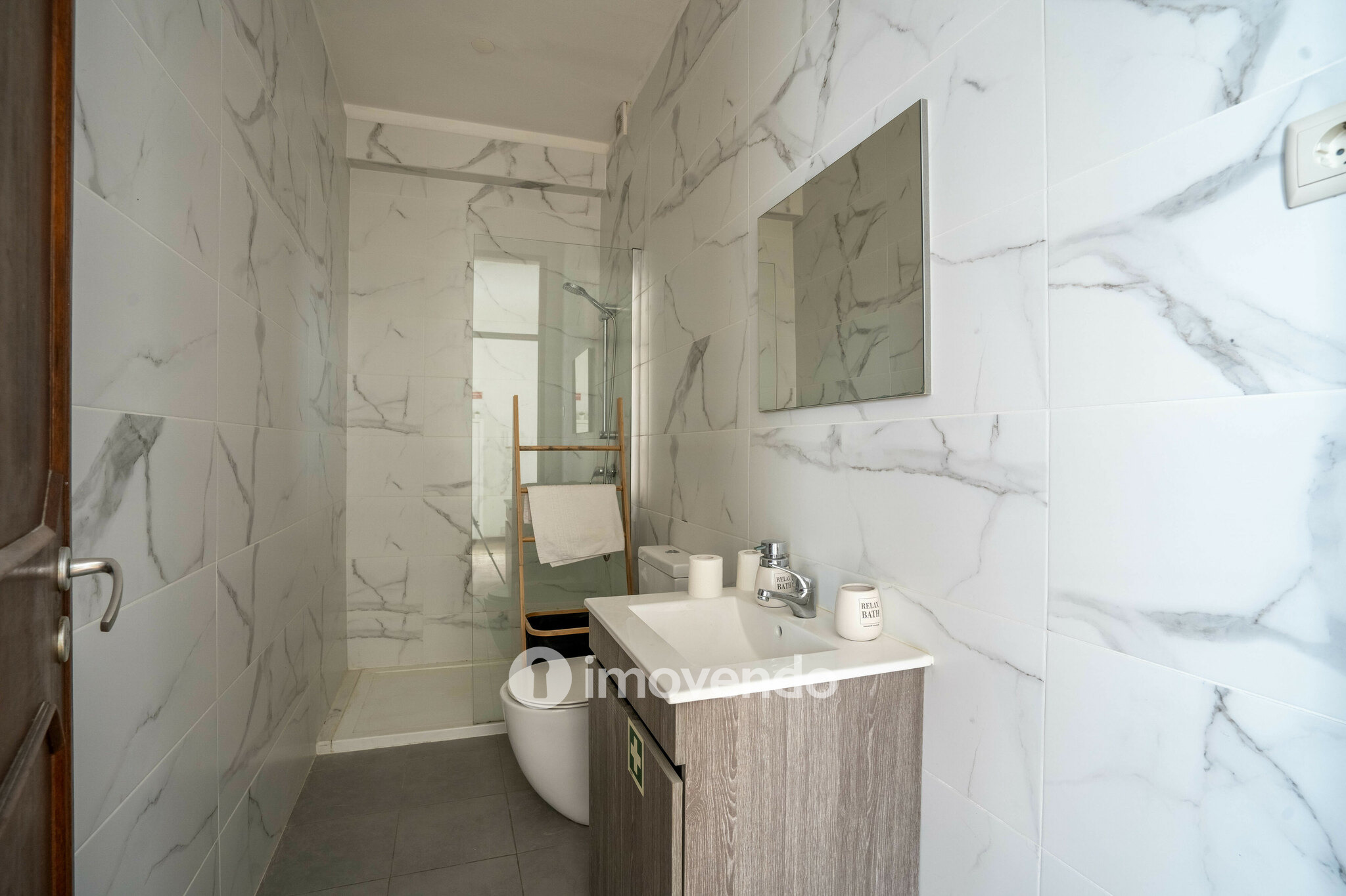 Apartamento T4, com varanda e terraço, em Paranhos, no Porto