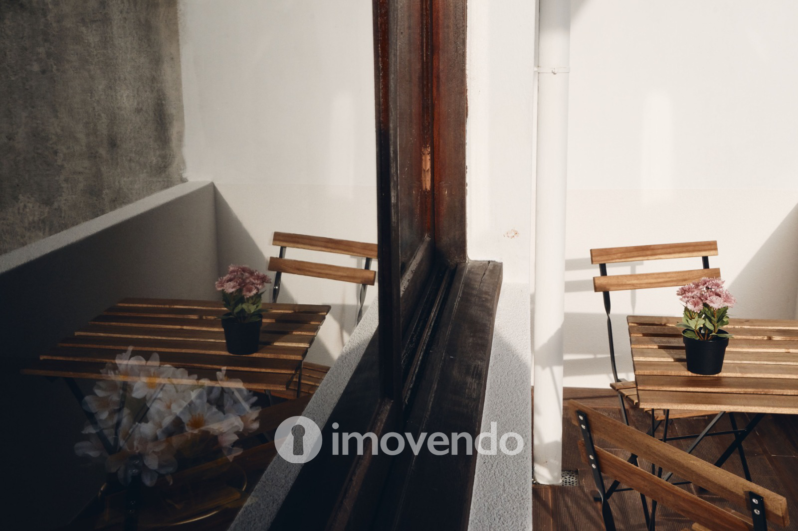 Apartamento T4, com varanda e terraço, em Paranhos, no Porto