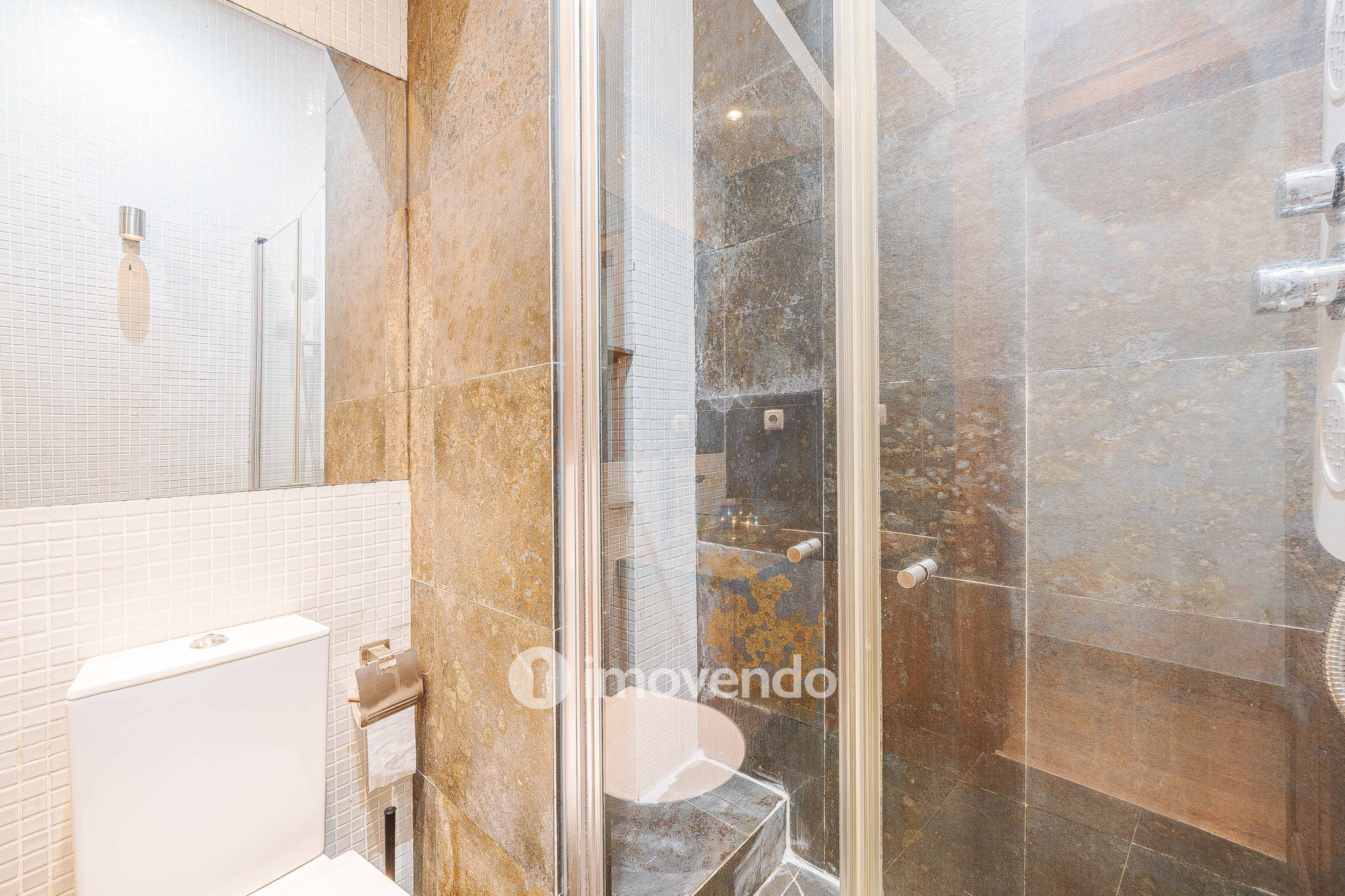 Apartamento T2+1 renovado, com logradouro, na Estefânia, em Lisboa