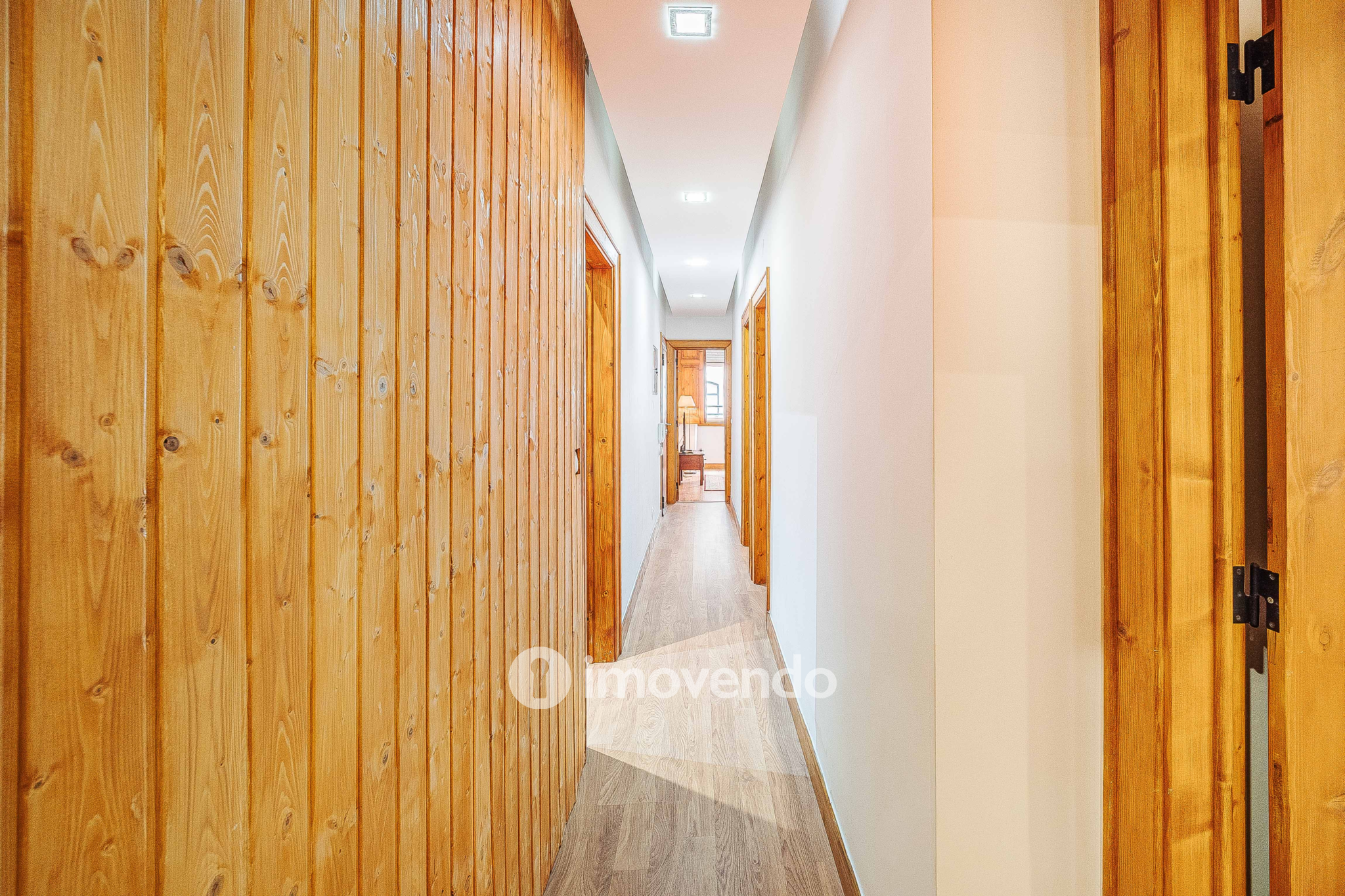 Apartamento T2+1 renovado, com logradouro, na Estefânia, em Lisboa