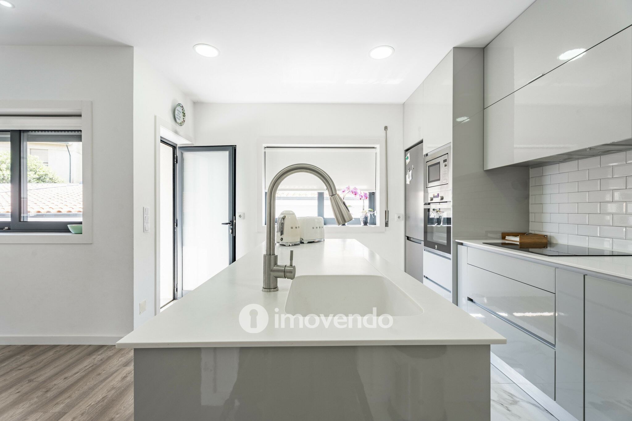 Moradia exclusiva T3+1 com garagem, perto da praia, em Arcozelo