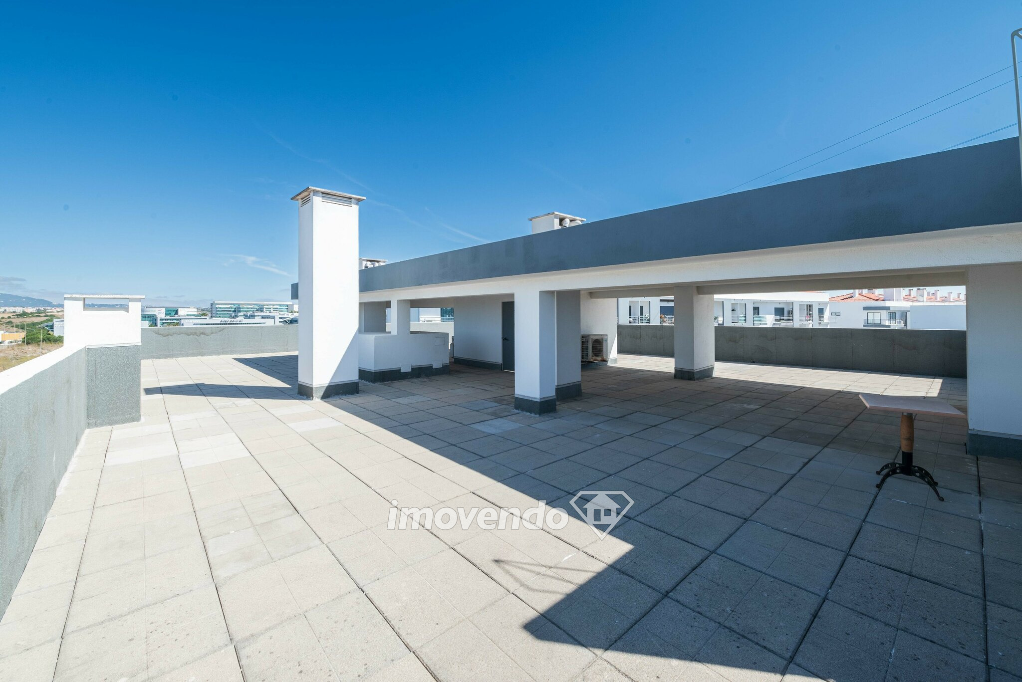 Apartamento T3 exclusivo, com garagem e vistas Mar e Serra, em Oeiras