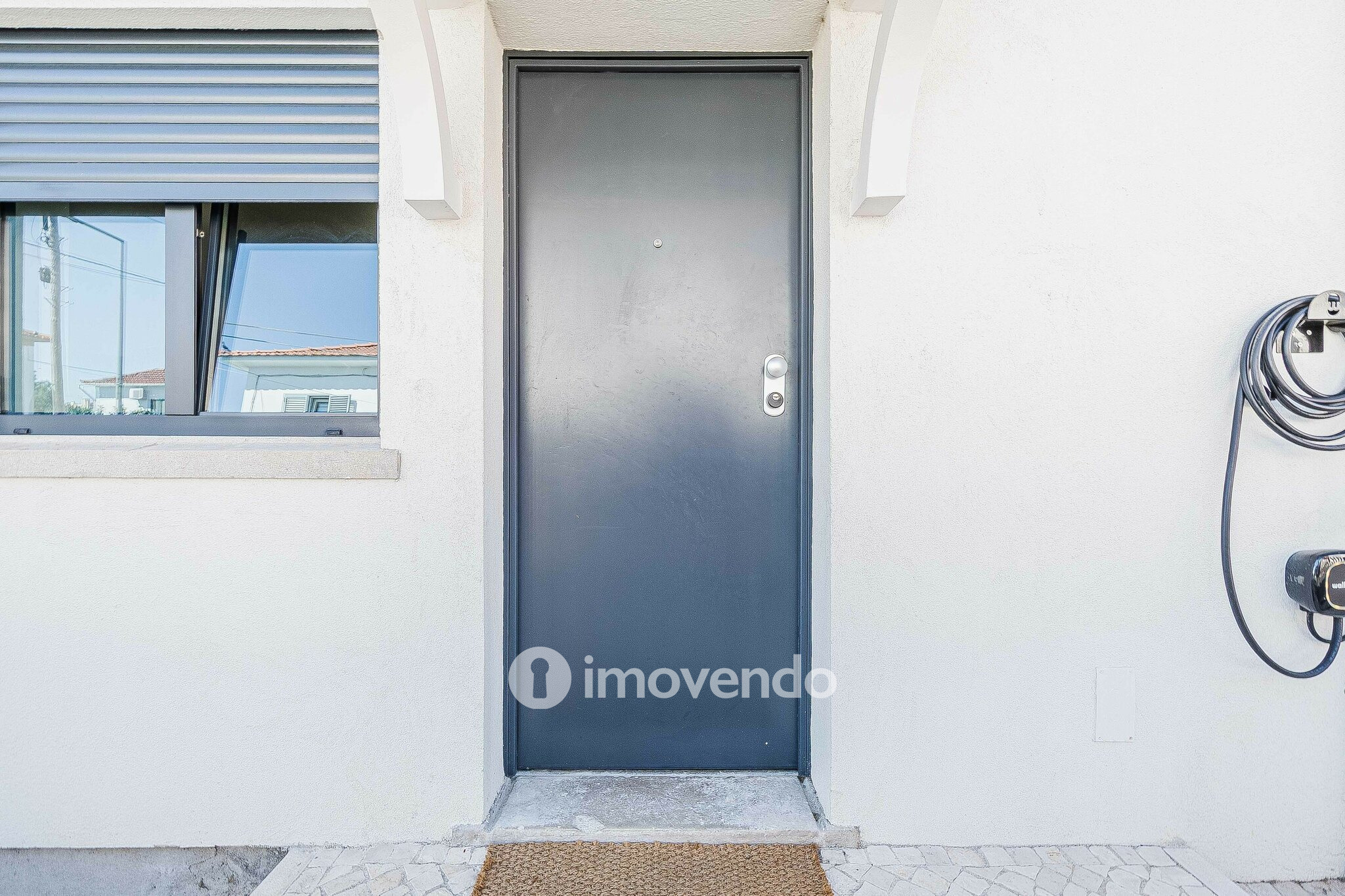 Moradia T2+1 exclusiva e nova, com vista Rio, no Bairro Madre de Deus