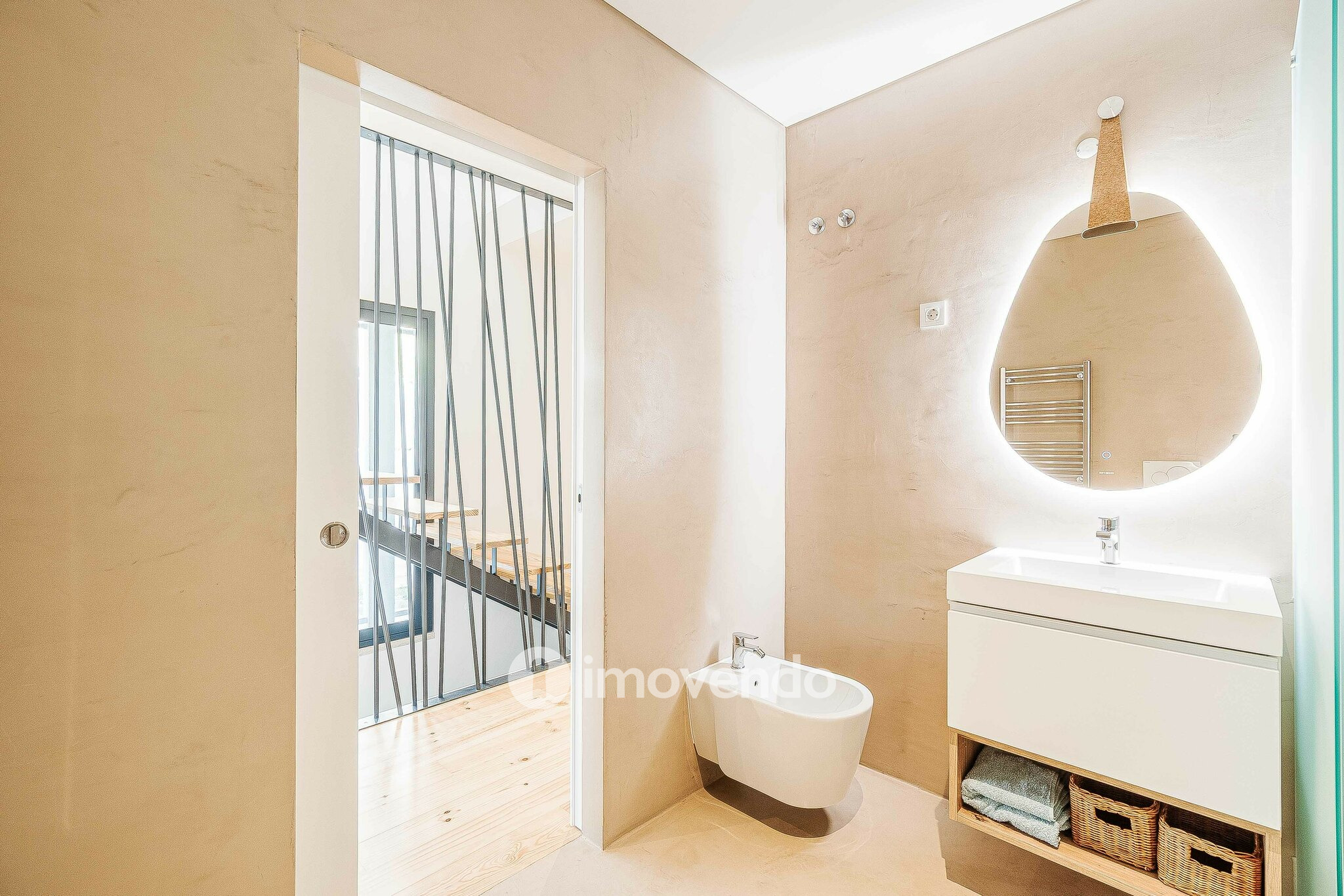 Moradia T2+1 exclusiva e nova, com vista Rio, no Bairro Madre de Deus
