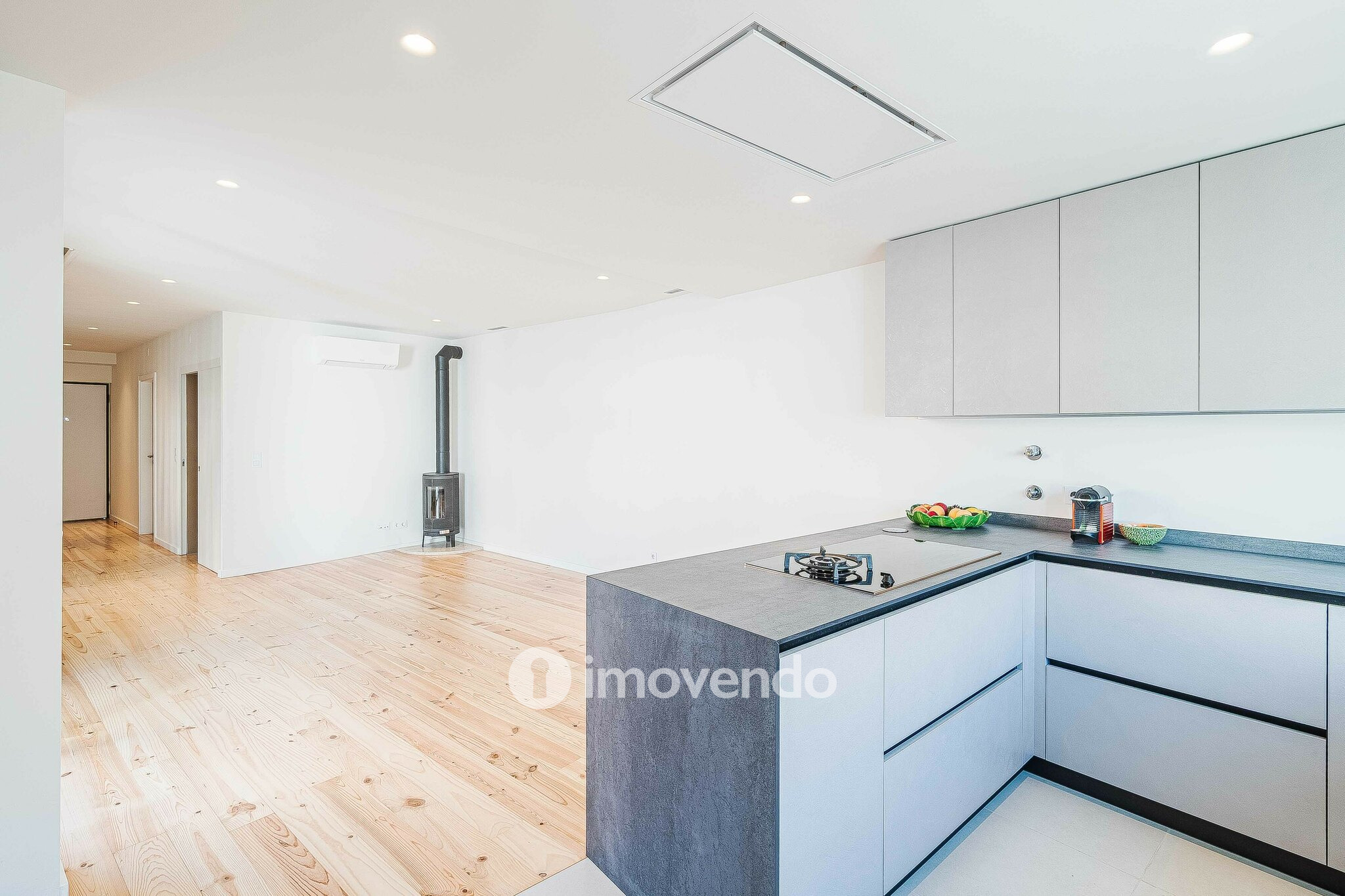 Moradia T2+1 exclusiva e nova, com vista Rio, no Bairro Madre de Deus