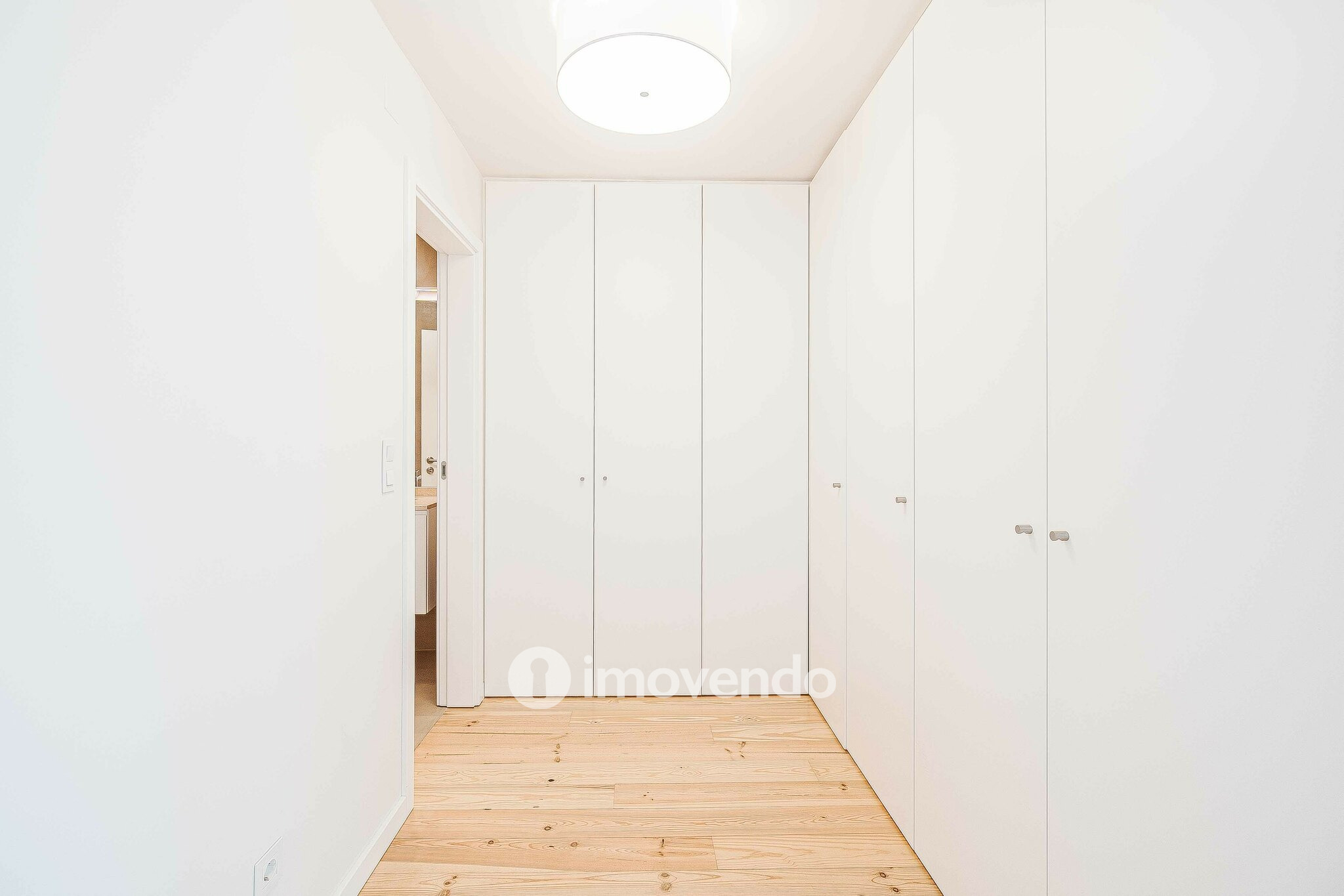 Moradia T2+1 exclusiva e nova, com vista Rio, no Bairro Madre de Deus