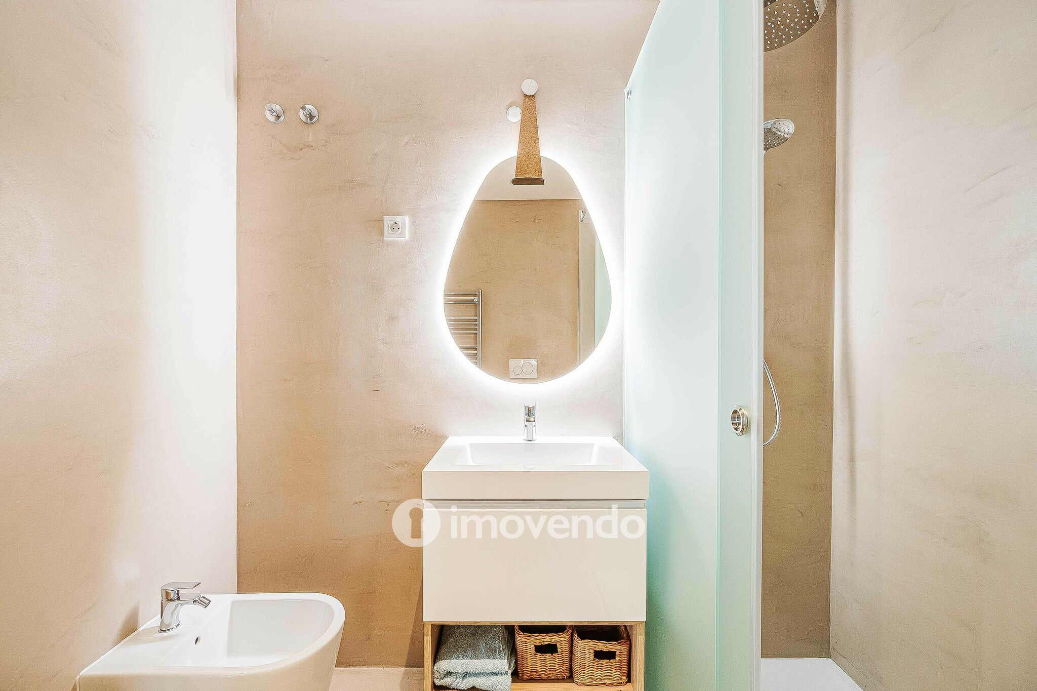 Moradia T2+1 exclusiva e nova, com vista Rio, no Bairro Madre de Deus